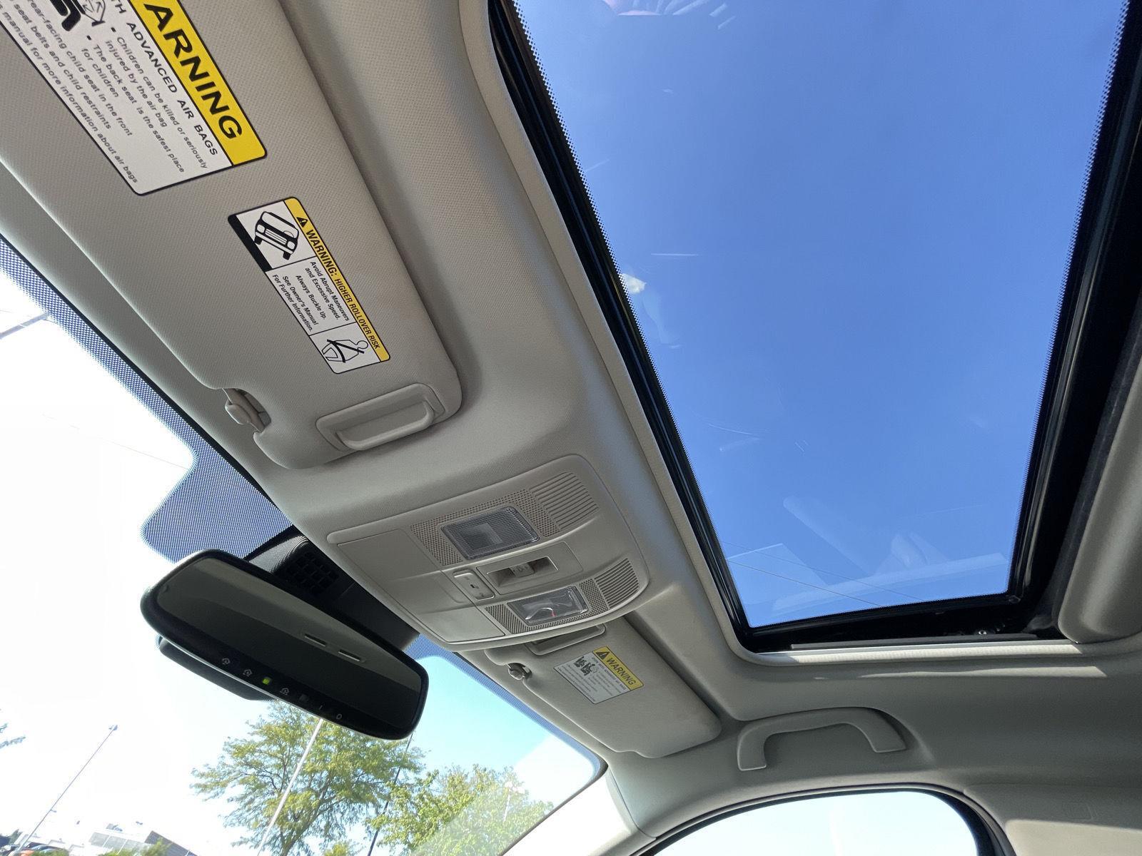 Vehicle photo 20