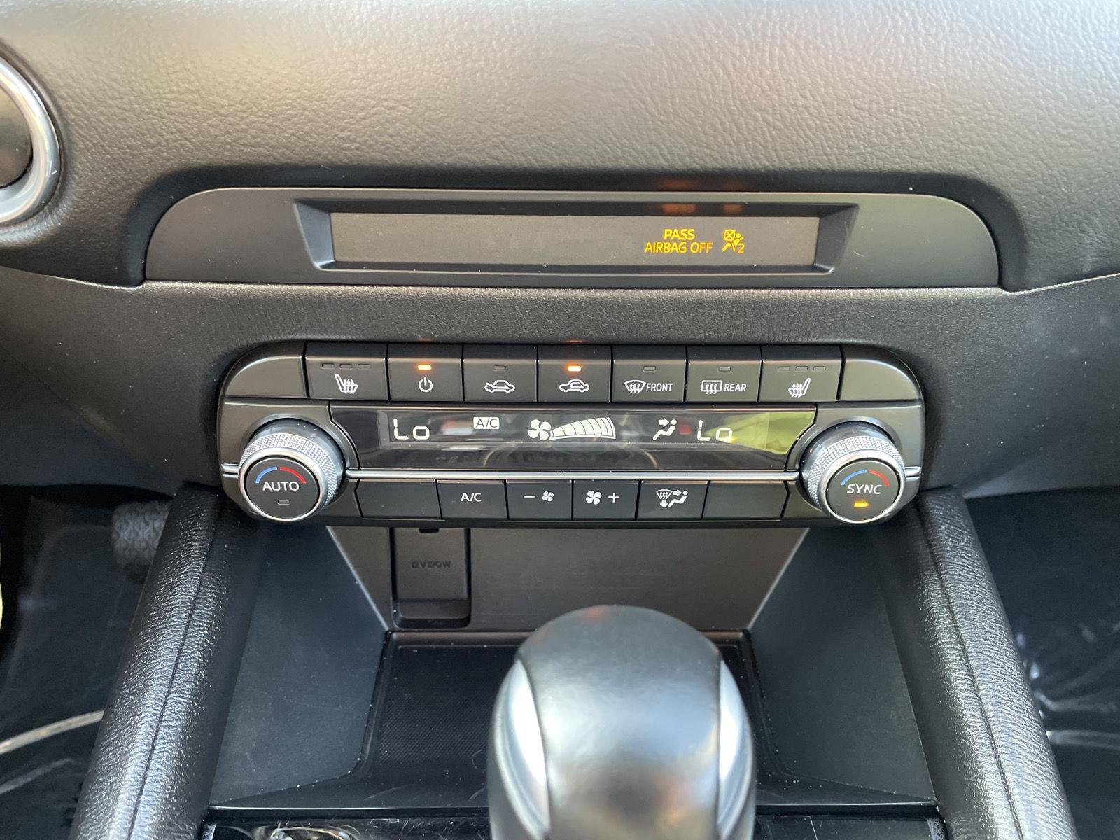 Vehicle photo 24