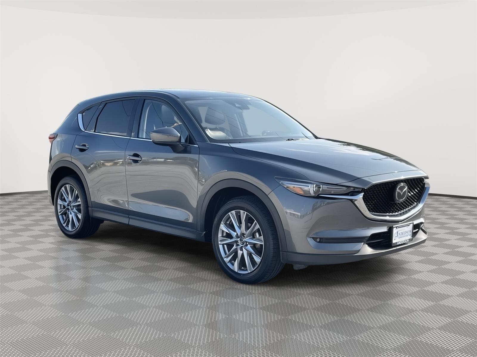 Vehicle photo 5