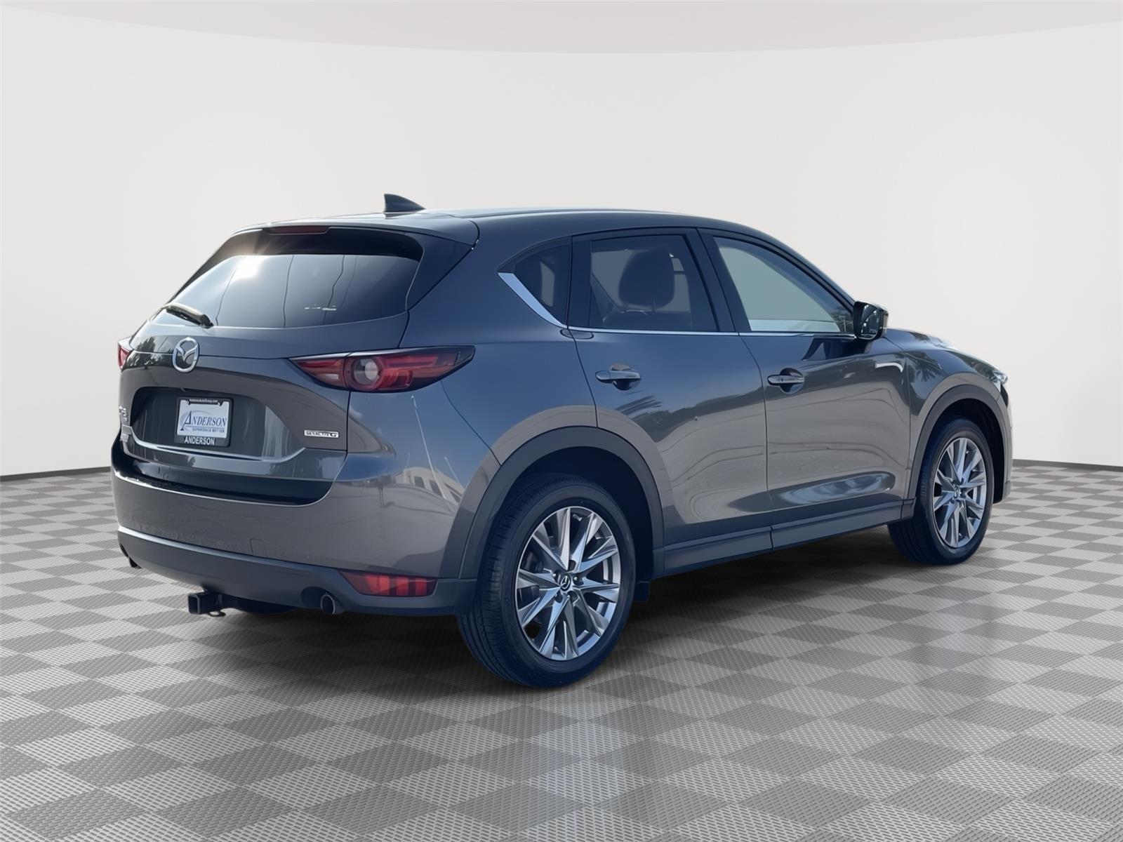 Vehicle photo 7