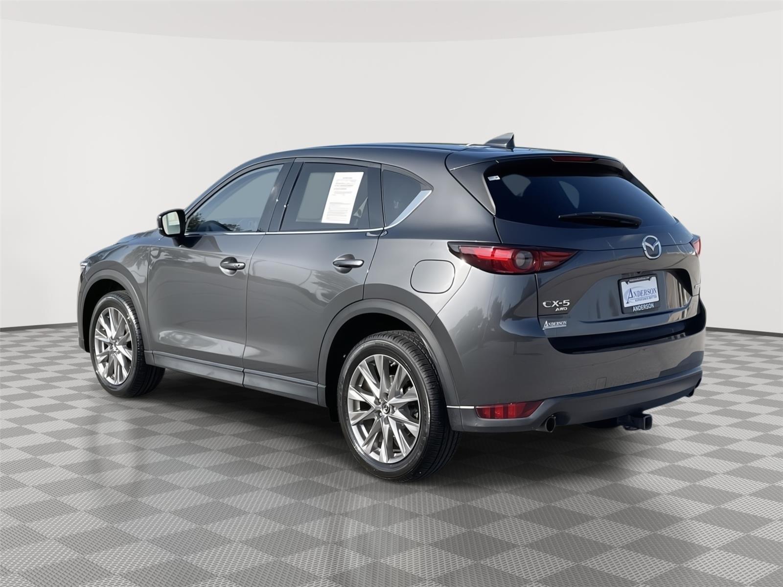 Vehicle photo 9