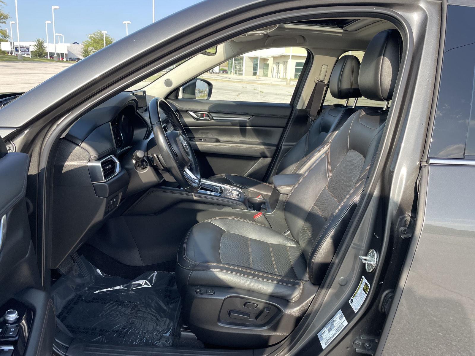 Vehicle photo 17