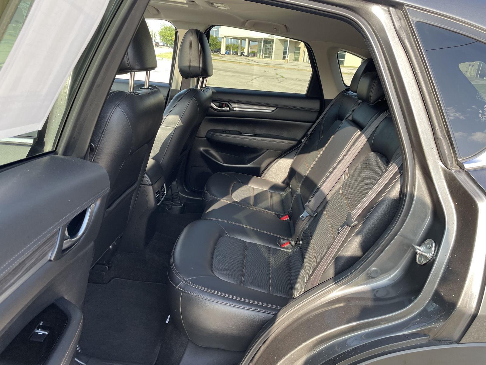 Vehicle photo 20