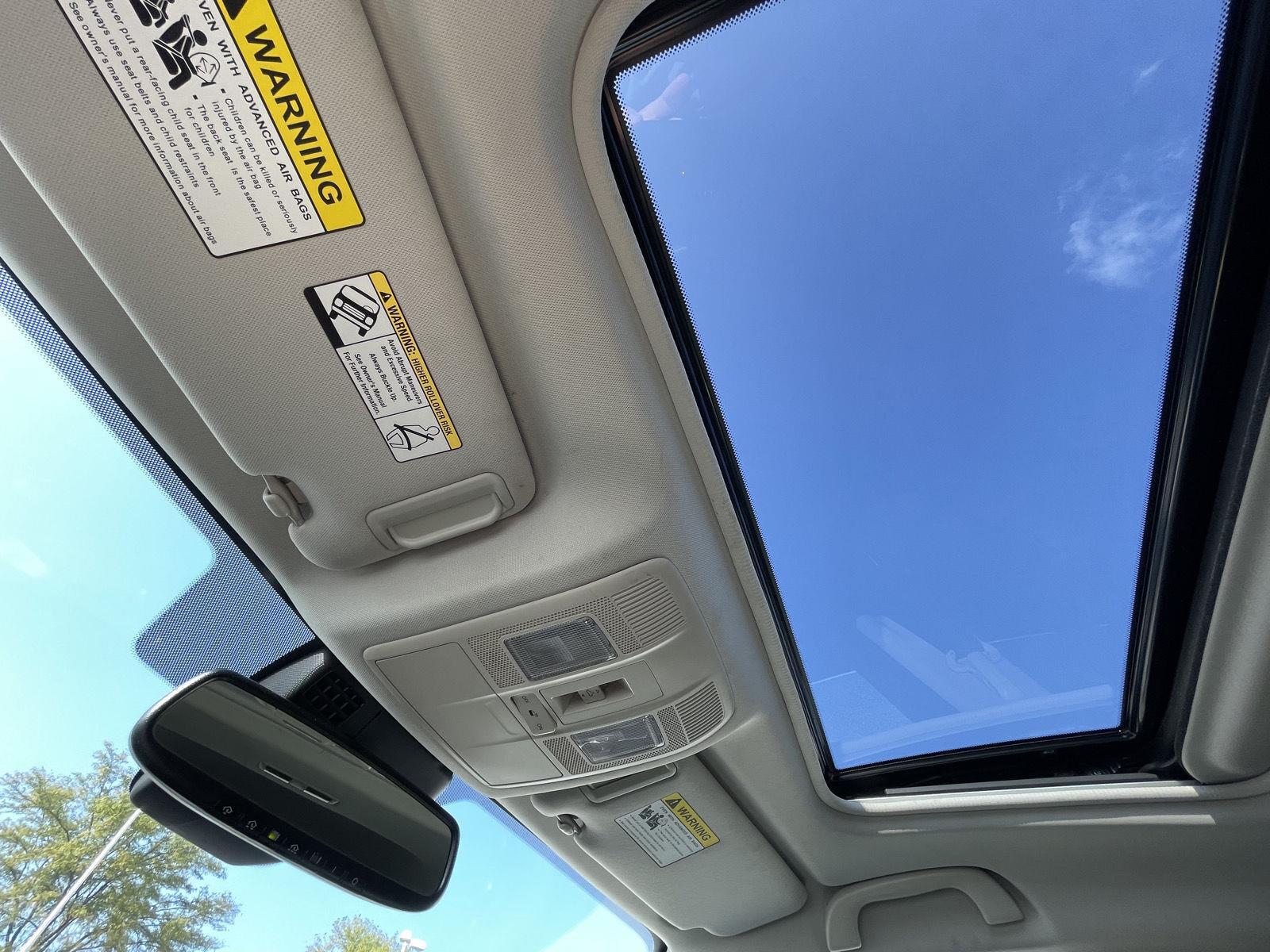 Vehicle photo 21