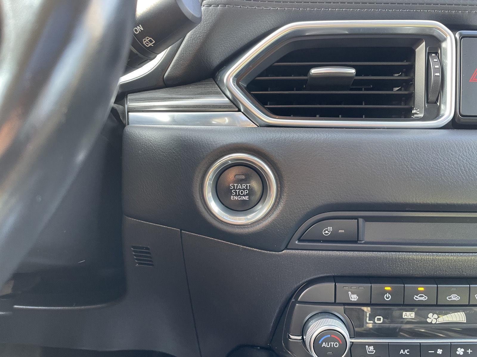Vehicle photo 24