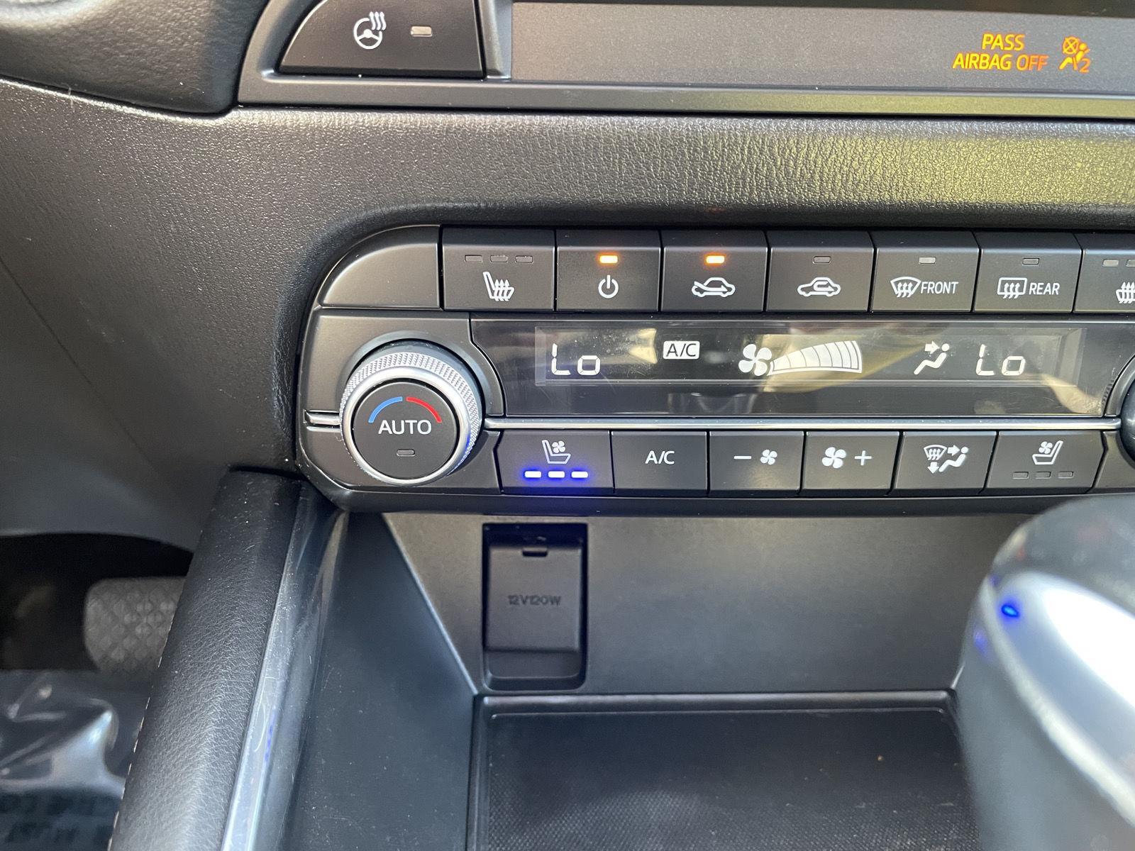 Vehicle photo 28