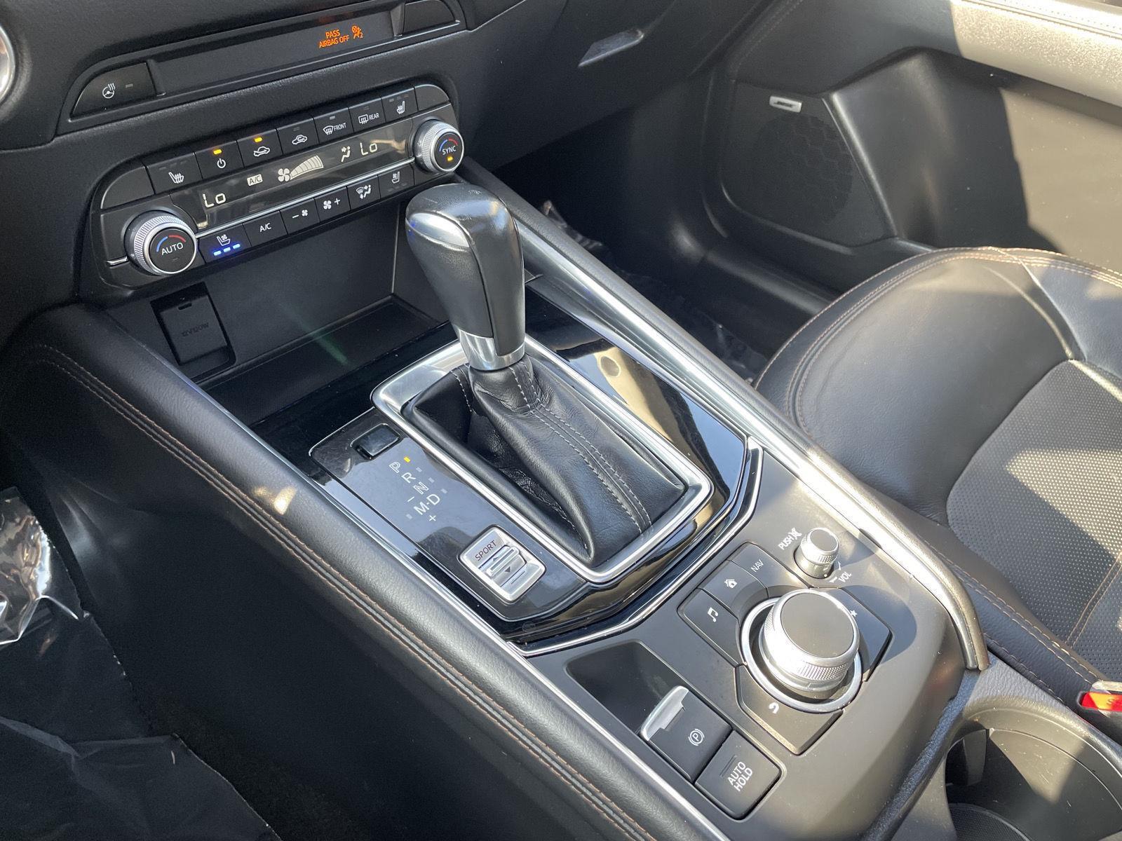 Vehicle photo 30