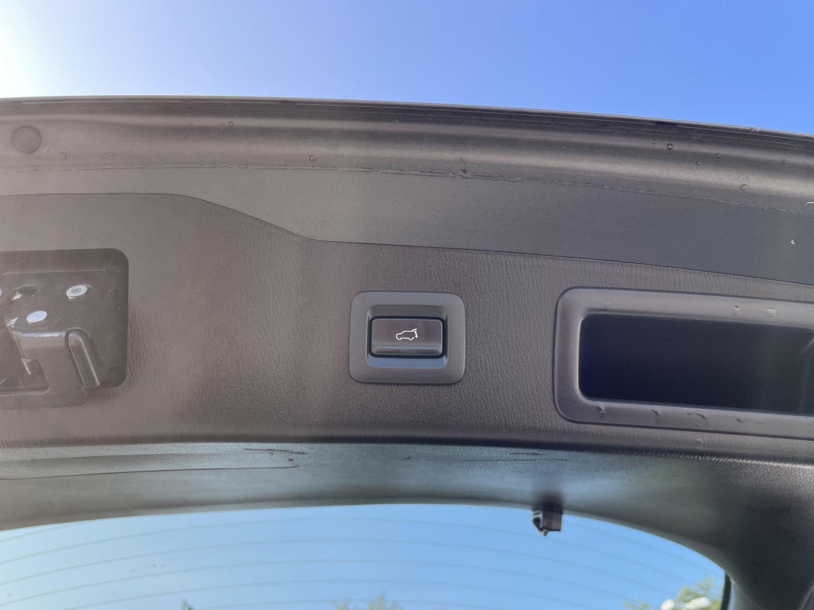 Vehicle photo 36