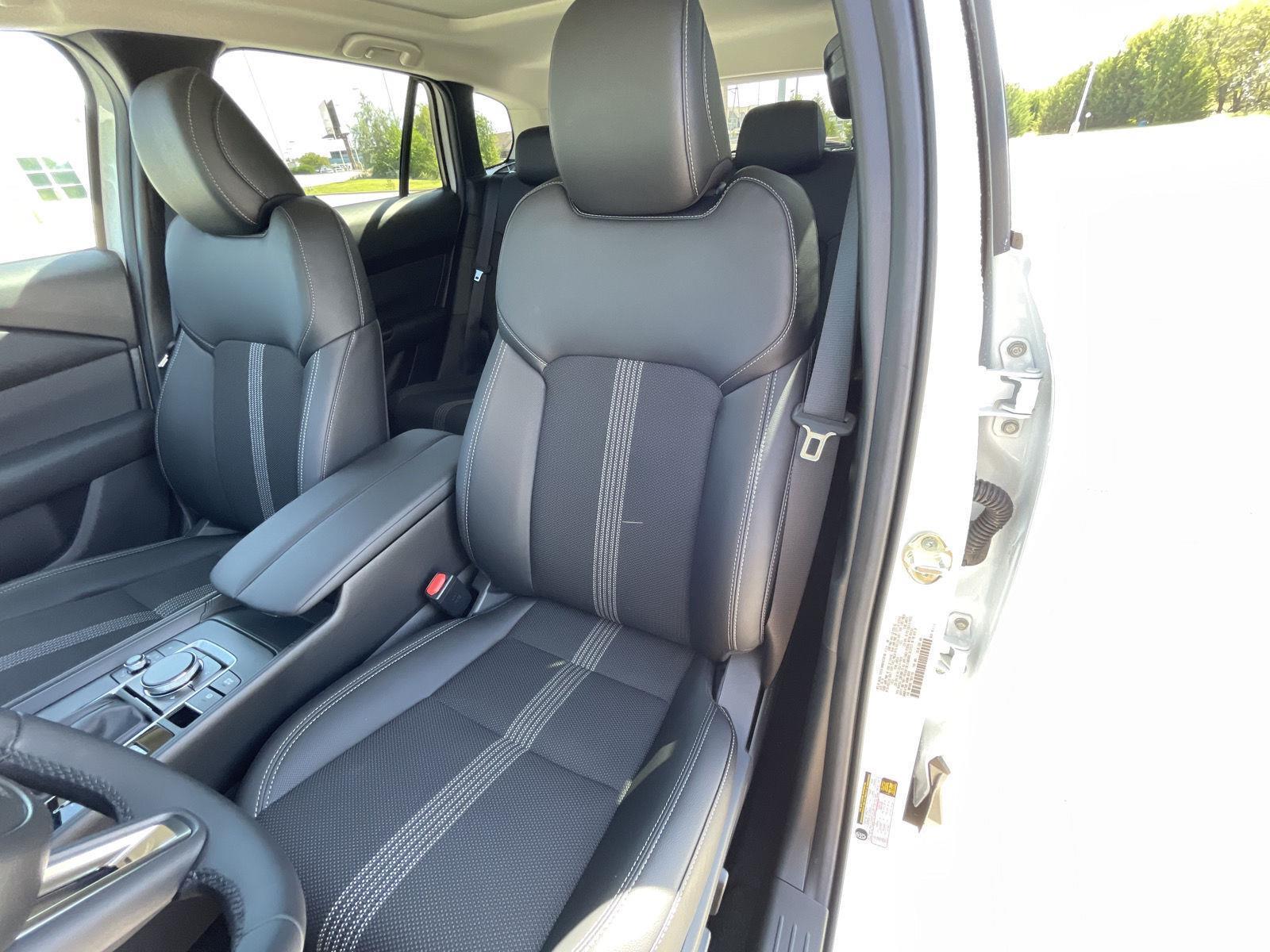Vehicle photo 17