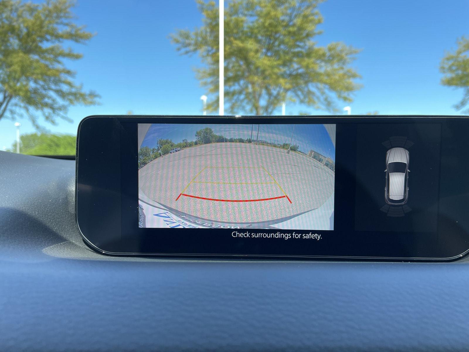 Vehicle photo 23