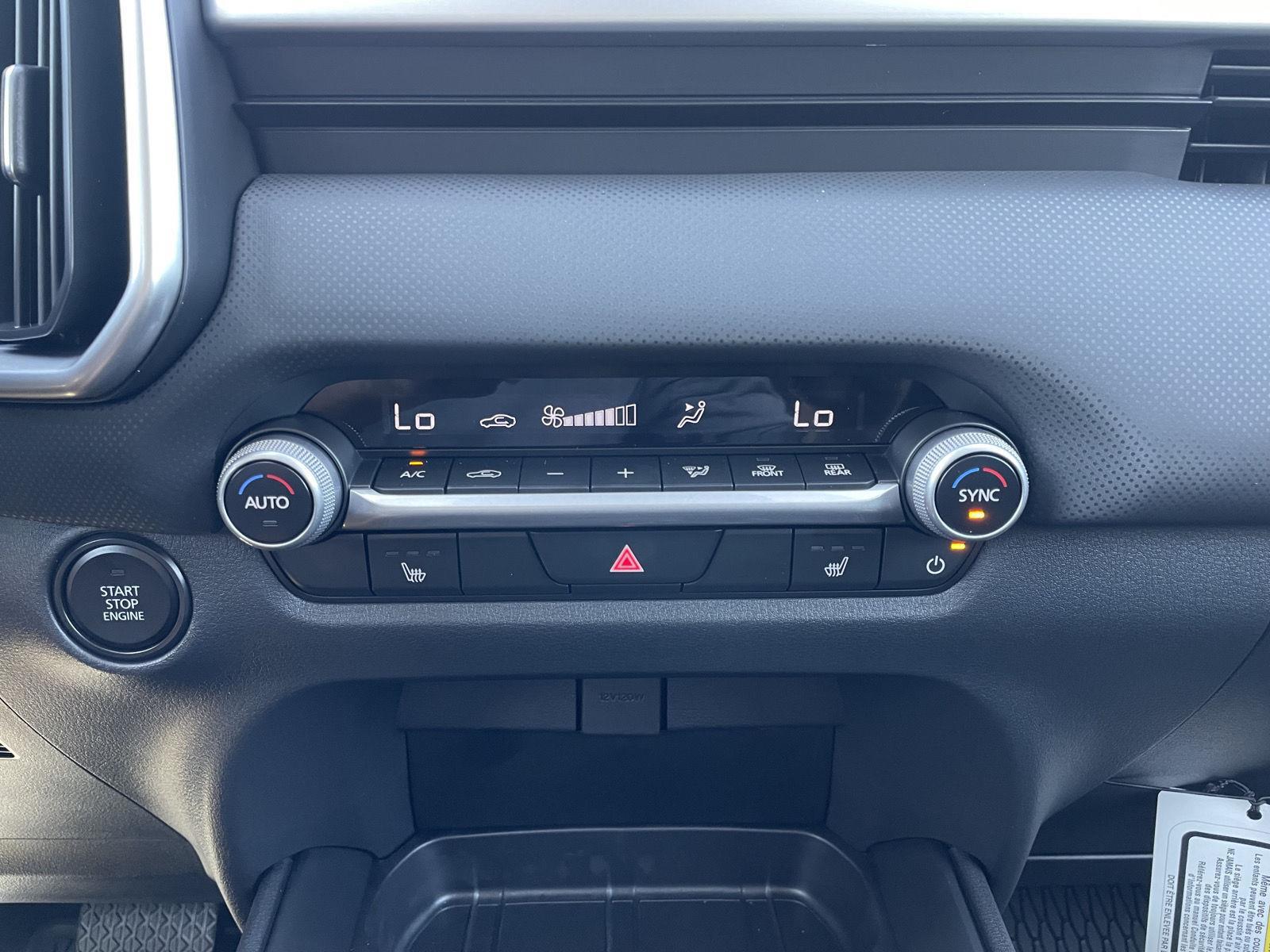 Vehicle photo 25