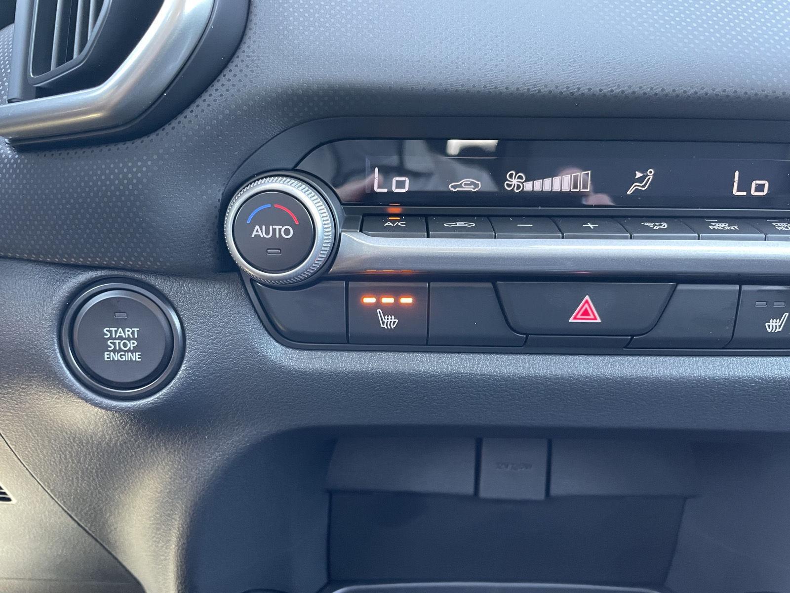 Vehicle photo 26