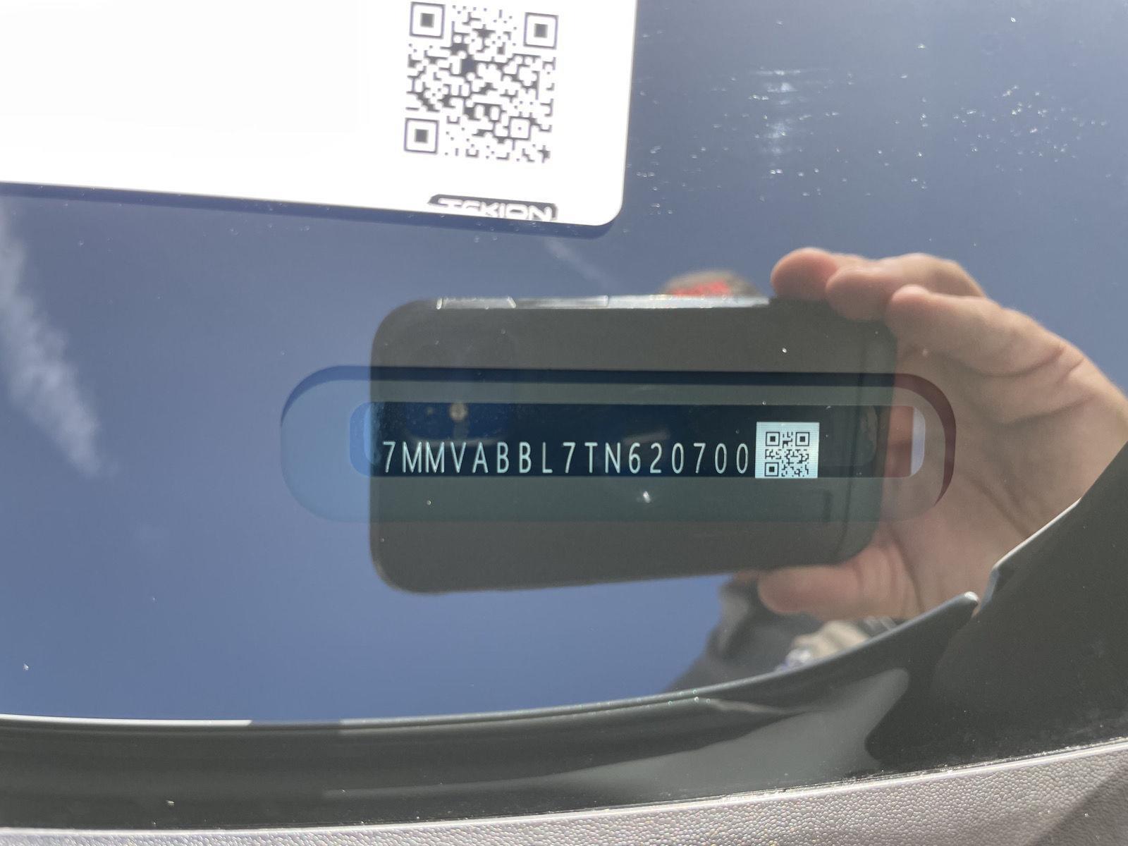 Vehicle photo 32