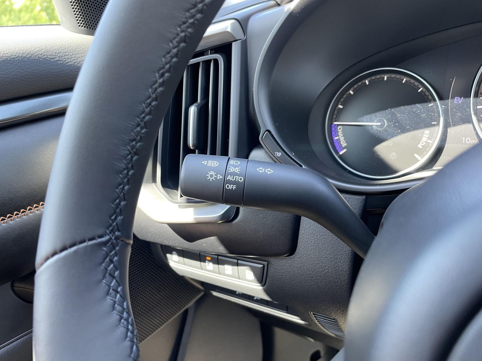 Vehicle photo 15