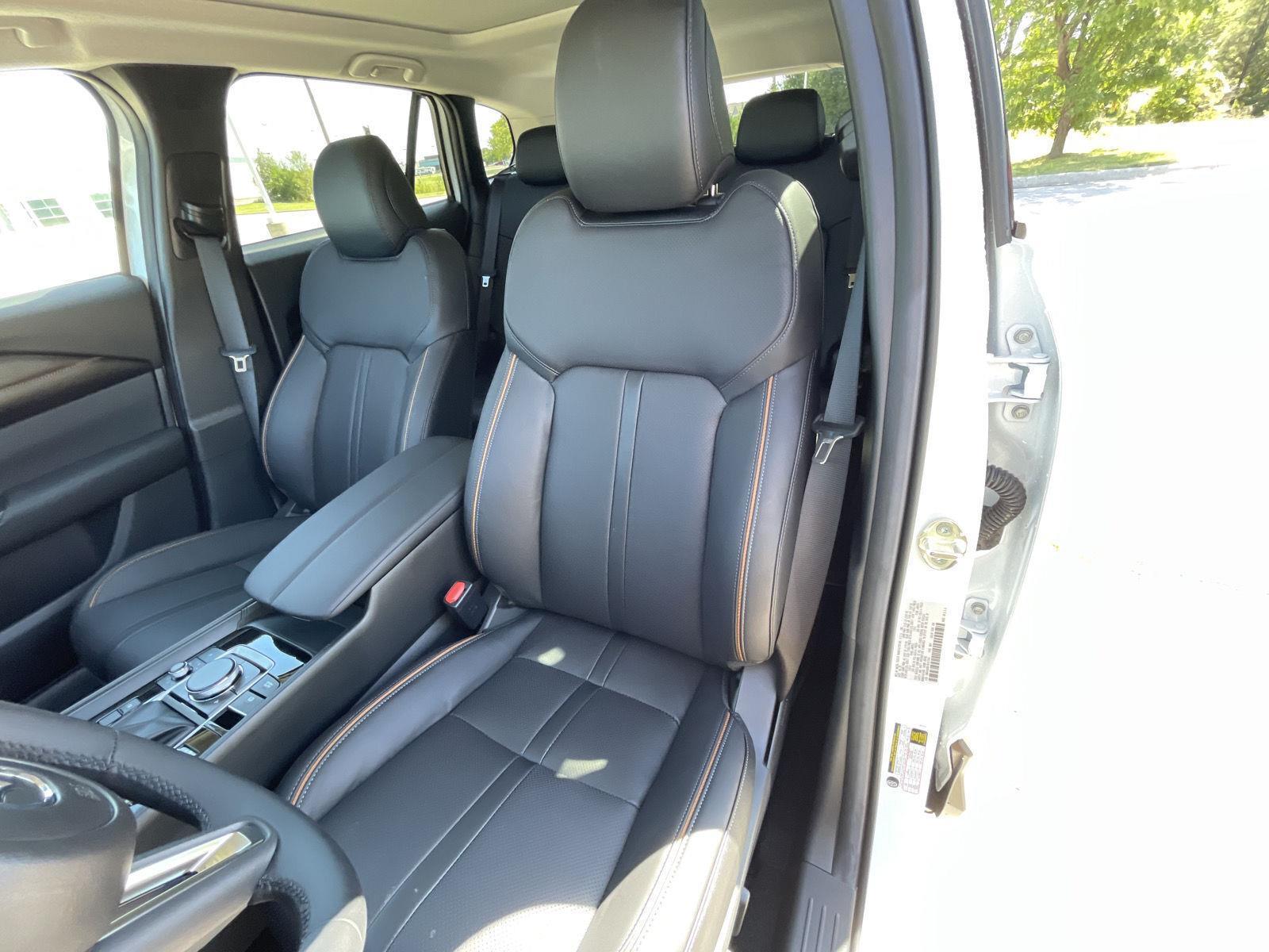 Vehicle photo 17
