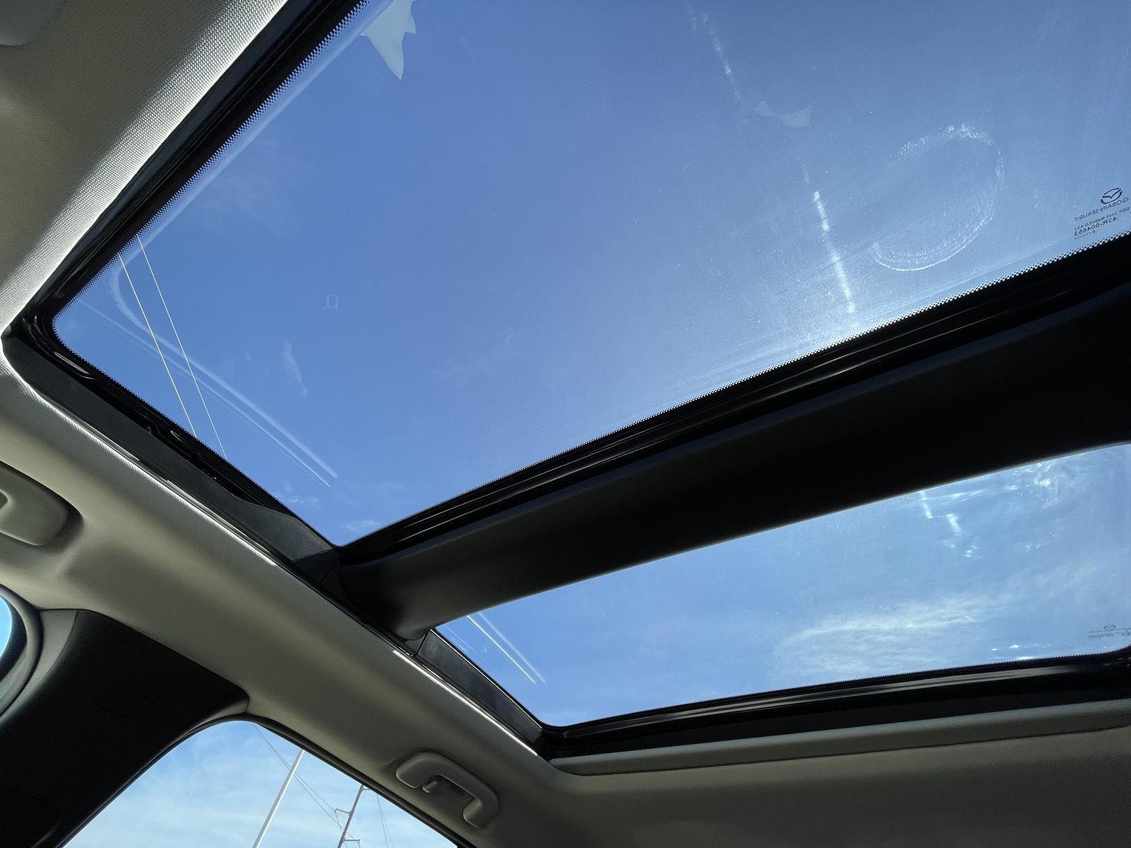 Vehicle photo 21