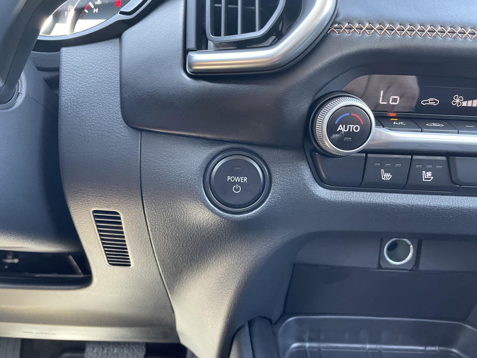 Vehicle photo 24