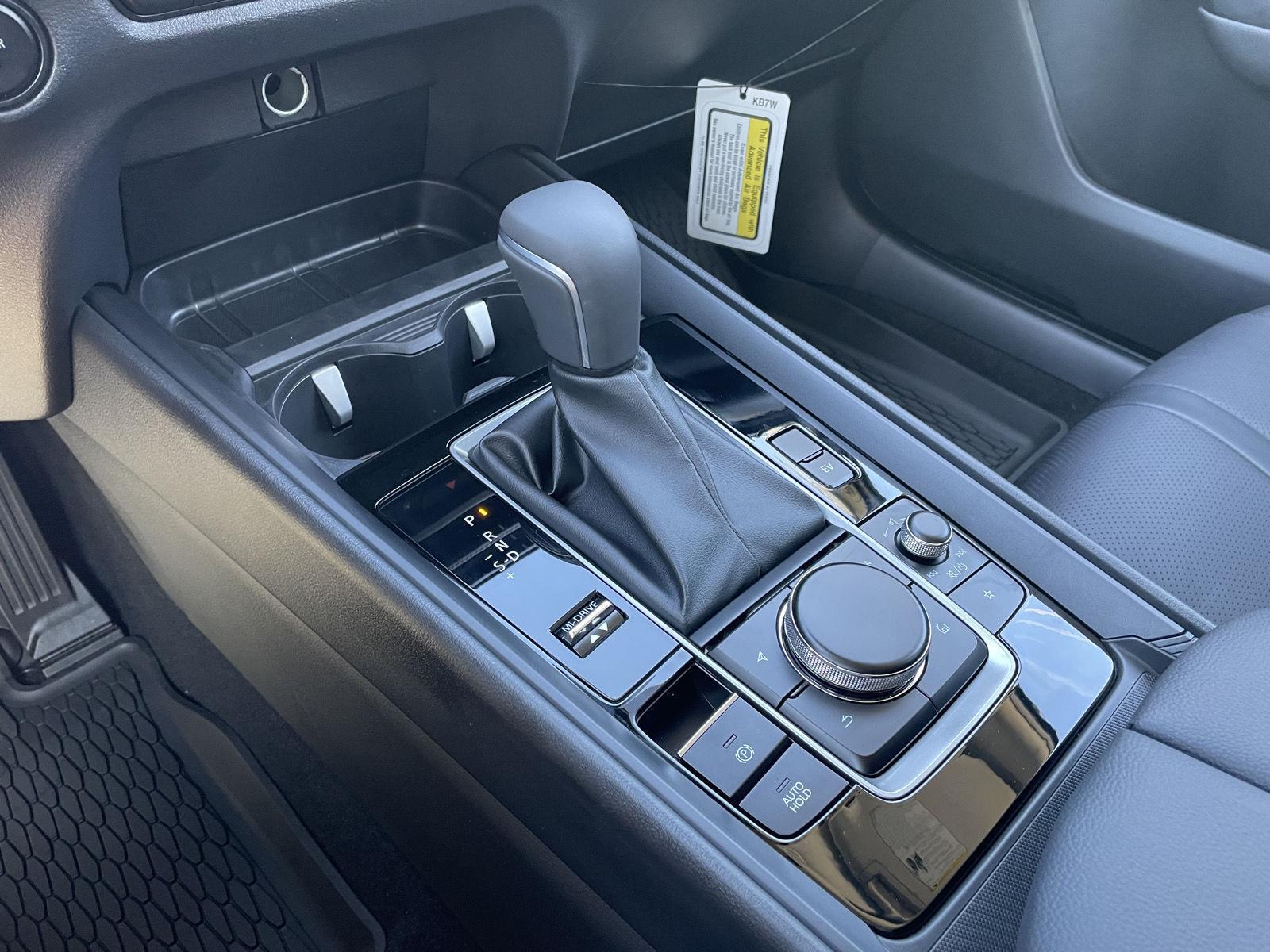 Vehicle photo 29
