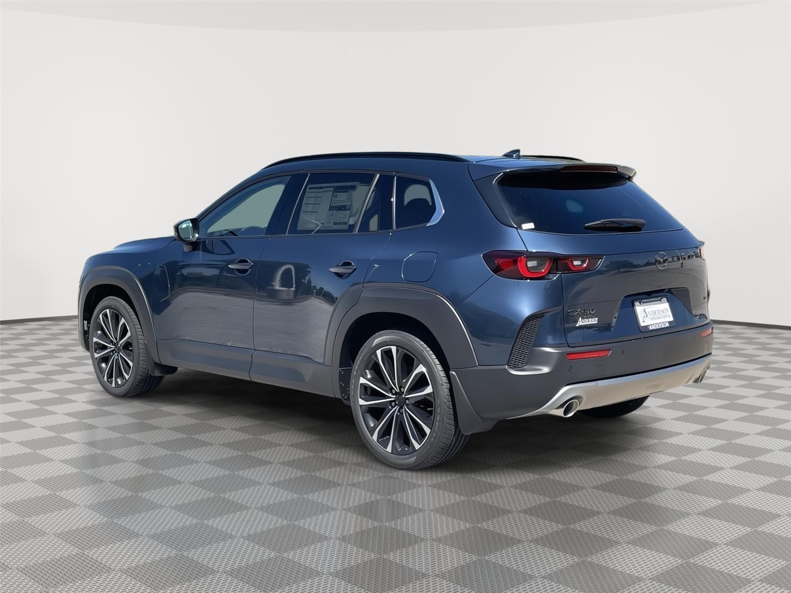 Vehicle photo 9