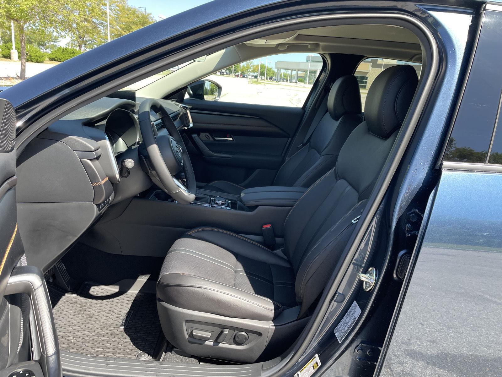 Vehicle photo 16