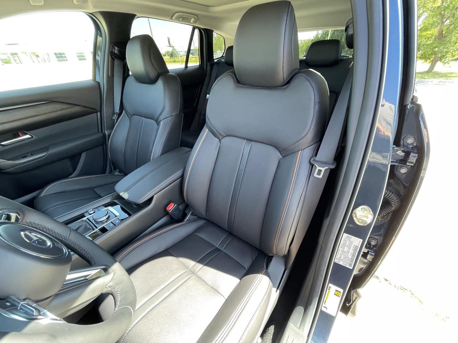 Vehicle photo 17