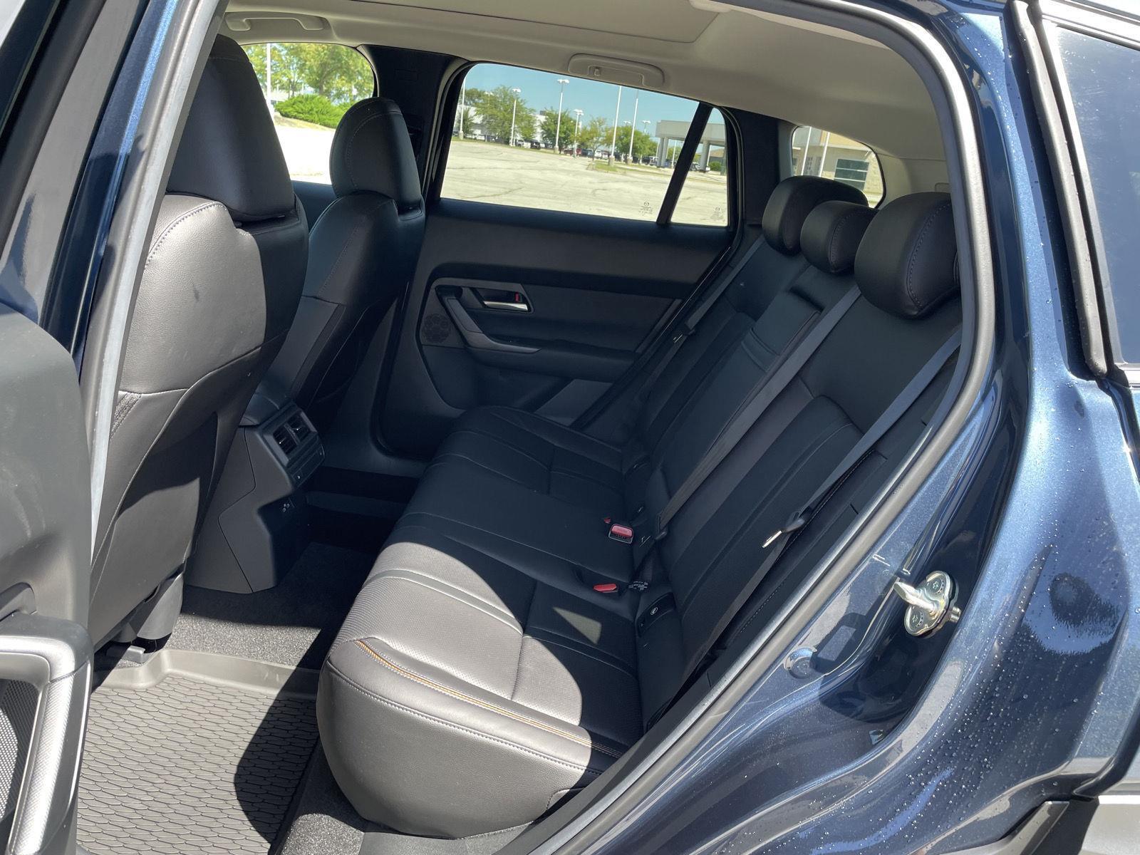 Vehicle photo 19