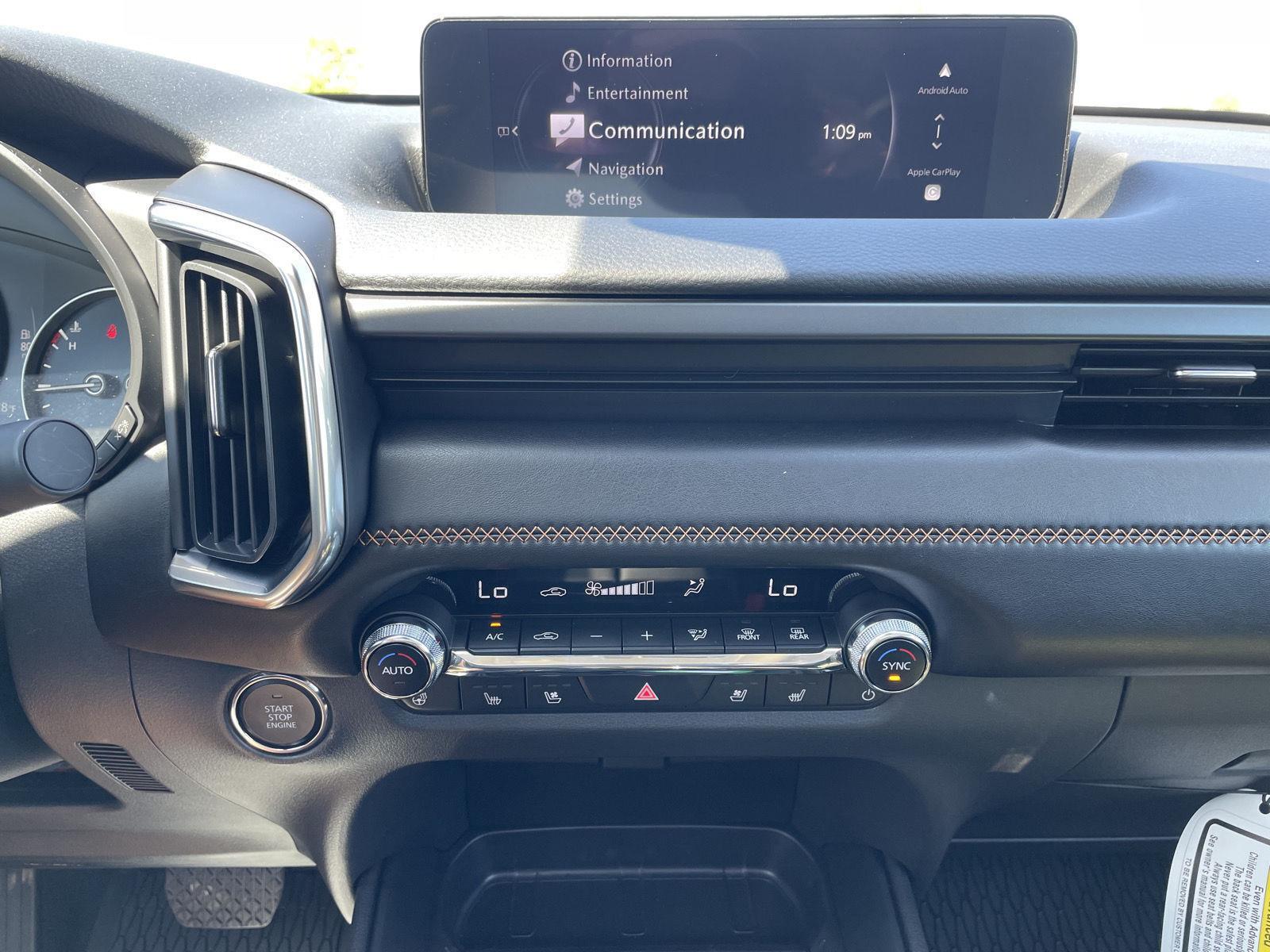 Vehicle photo 23