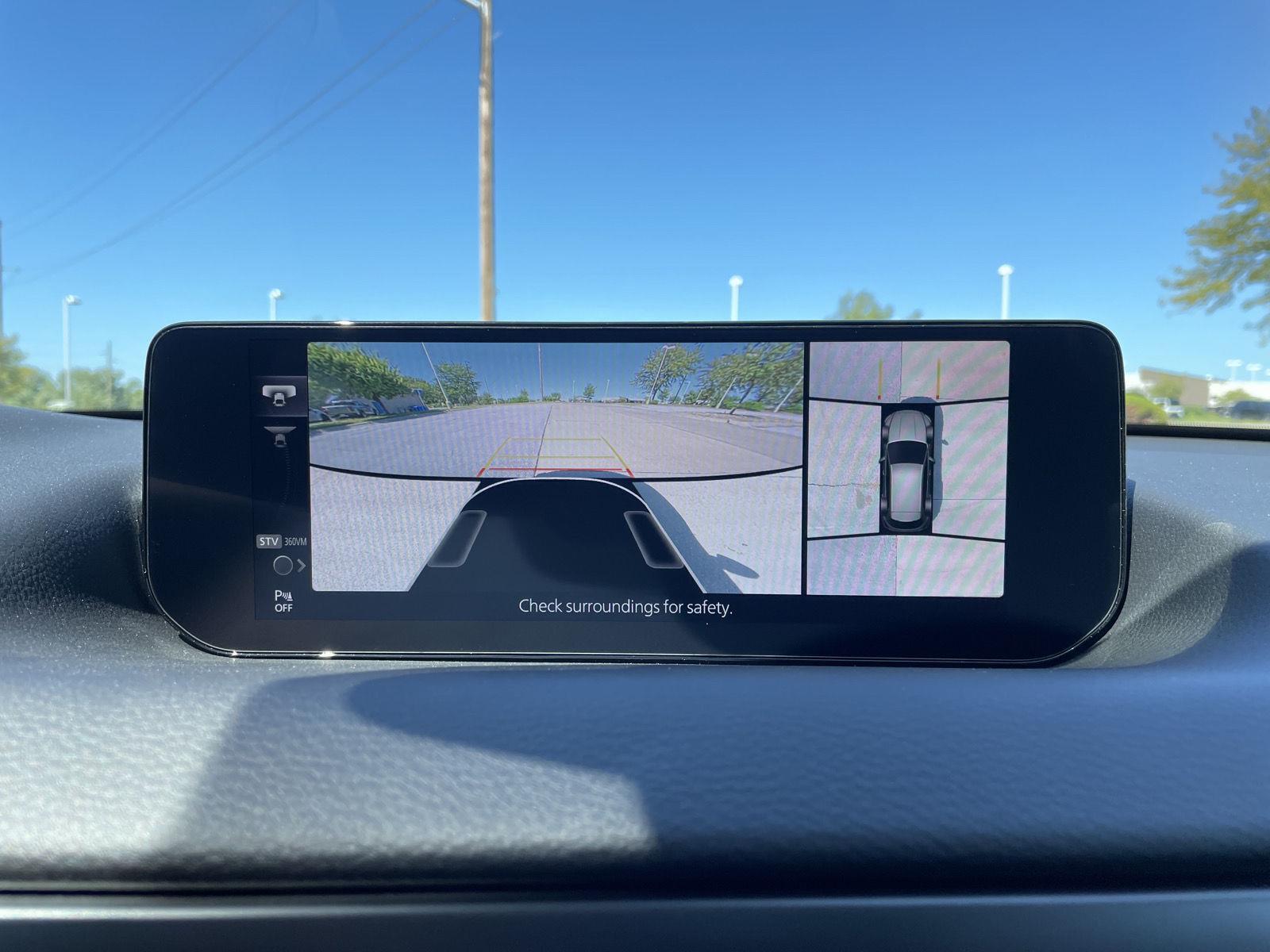 Vehicle photo 25