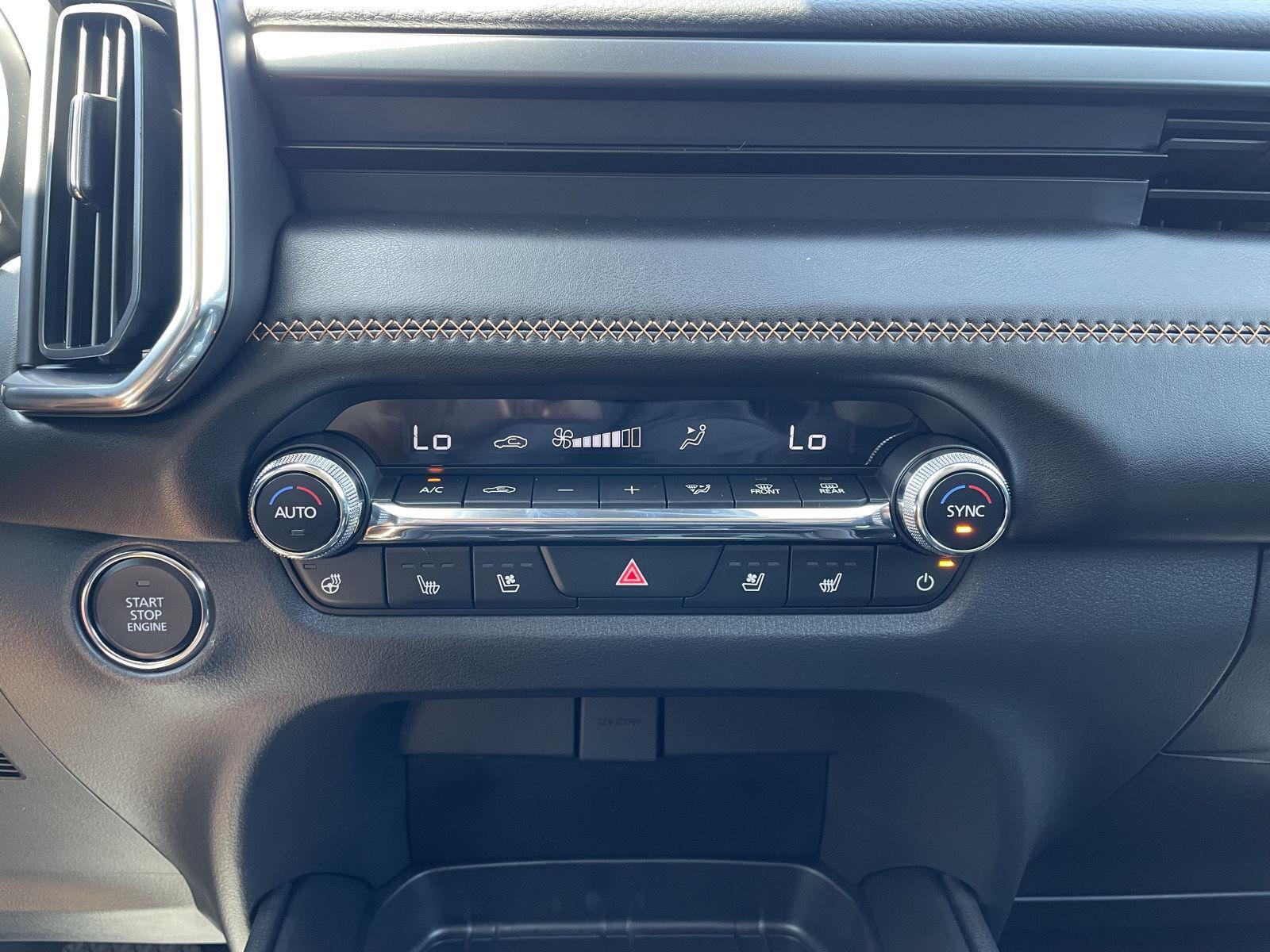 Vehicle photo 28