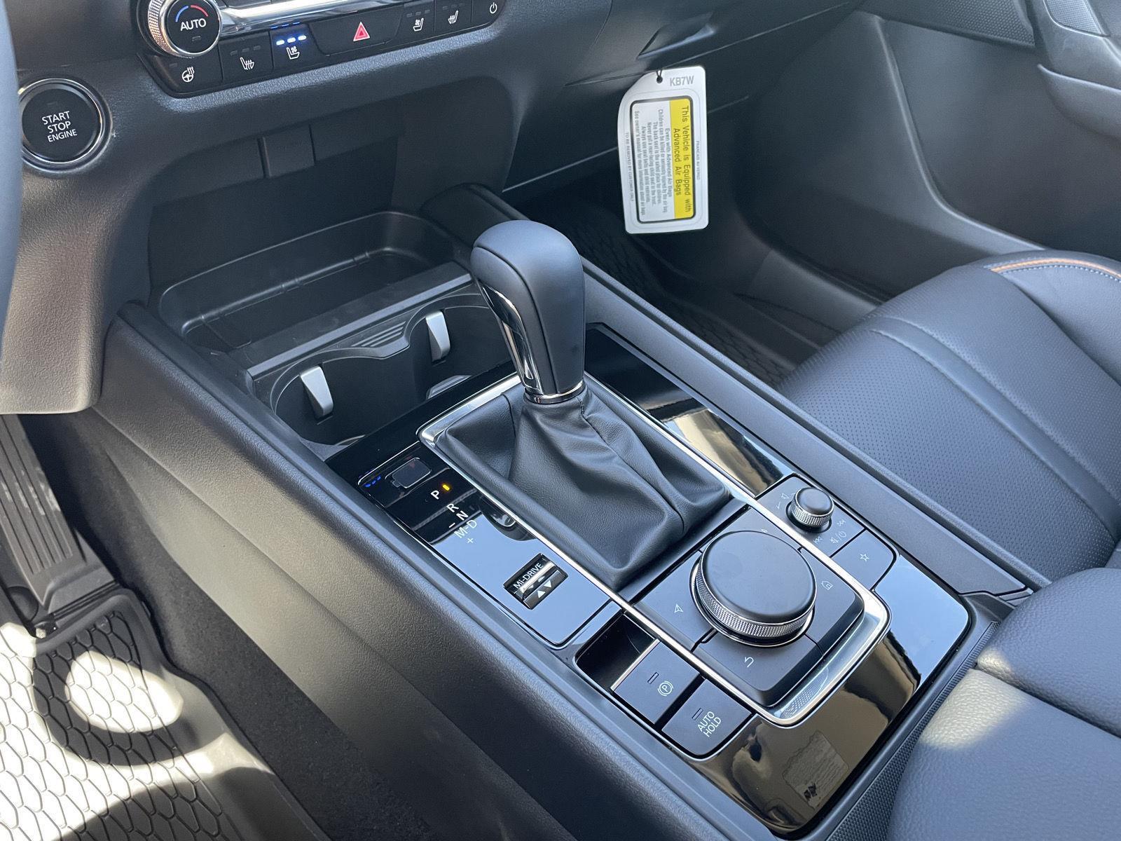 Vehicle photo 32