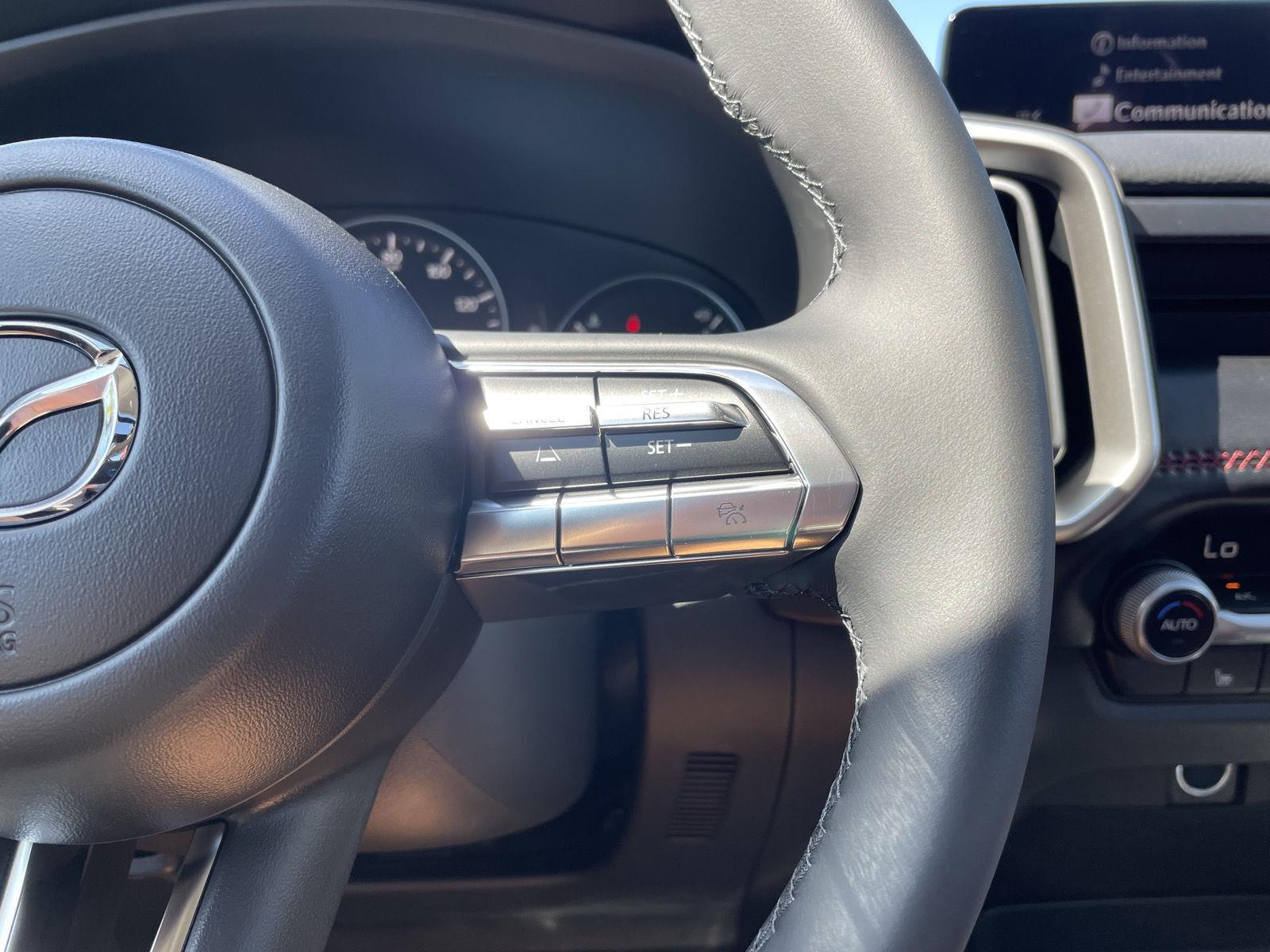 Vehicle photo 13