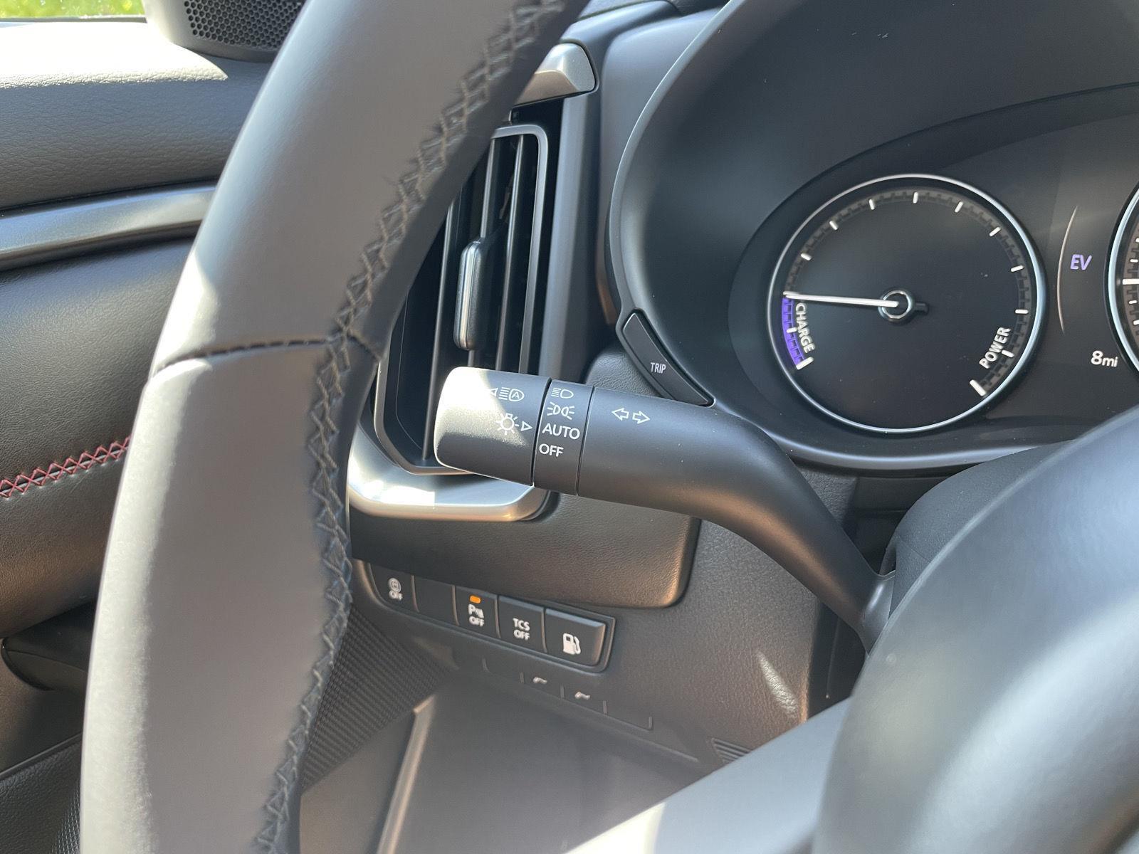 Vehicle photo 15