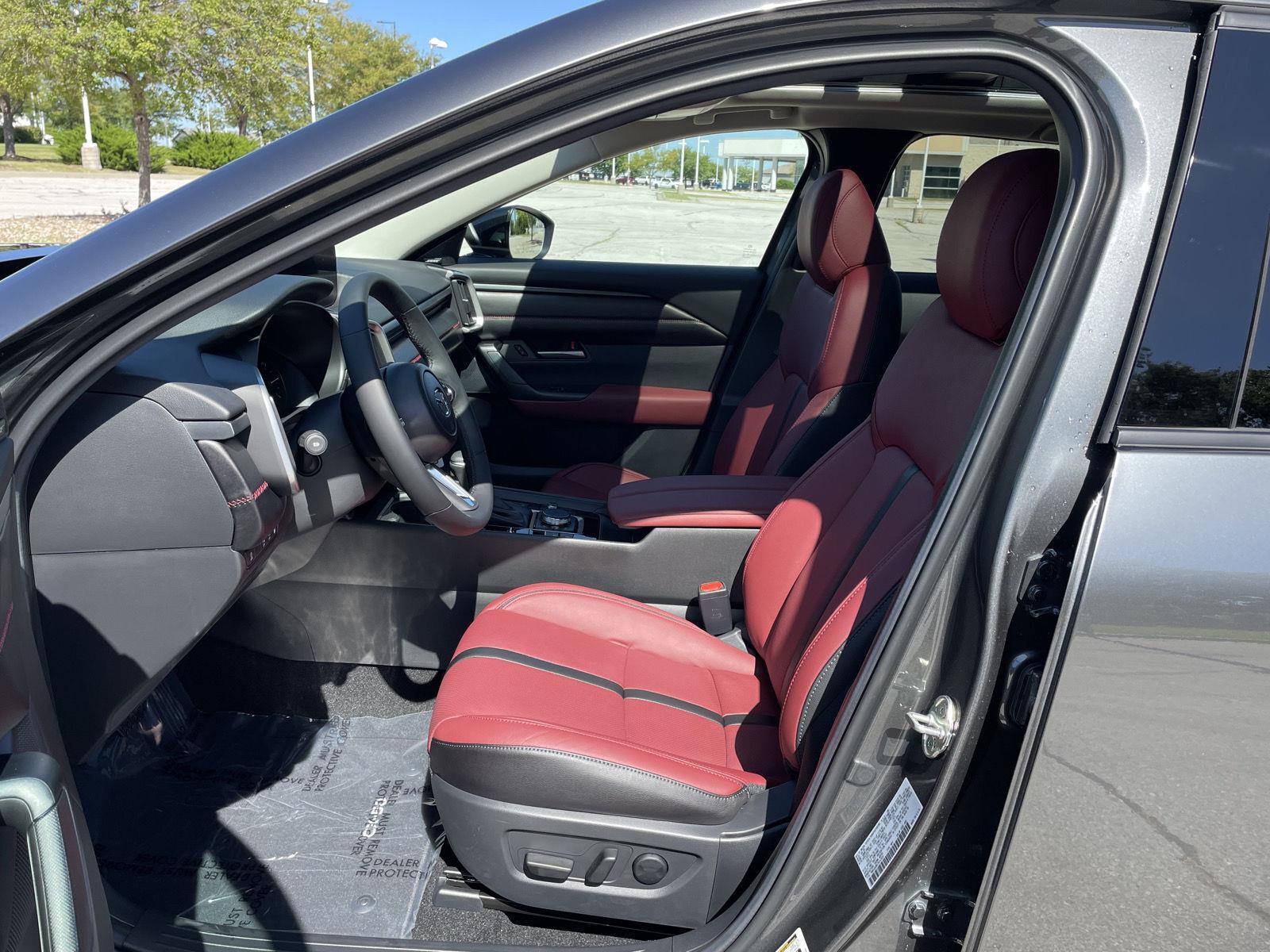 Vehicle photo 16