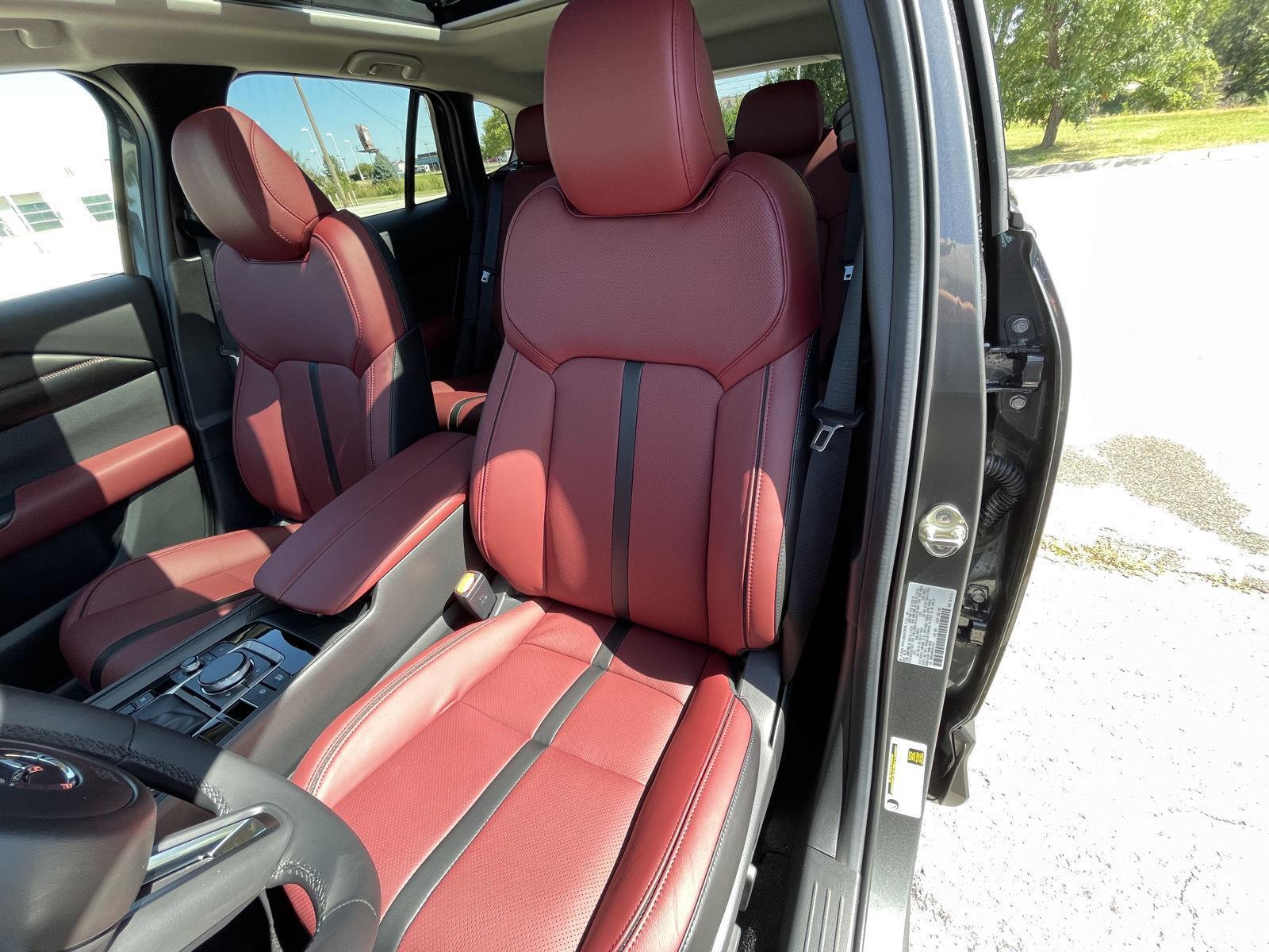 Vehicle photo 17