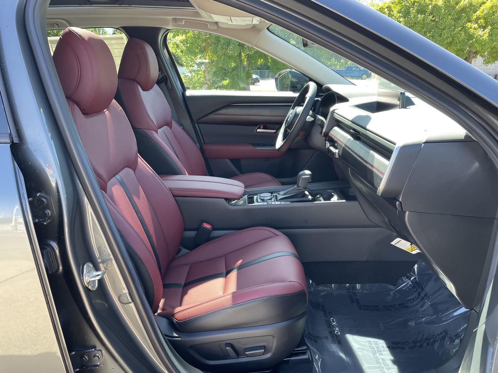 Vehicle photo 18