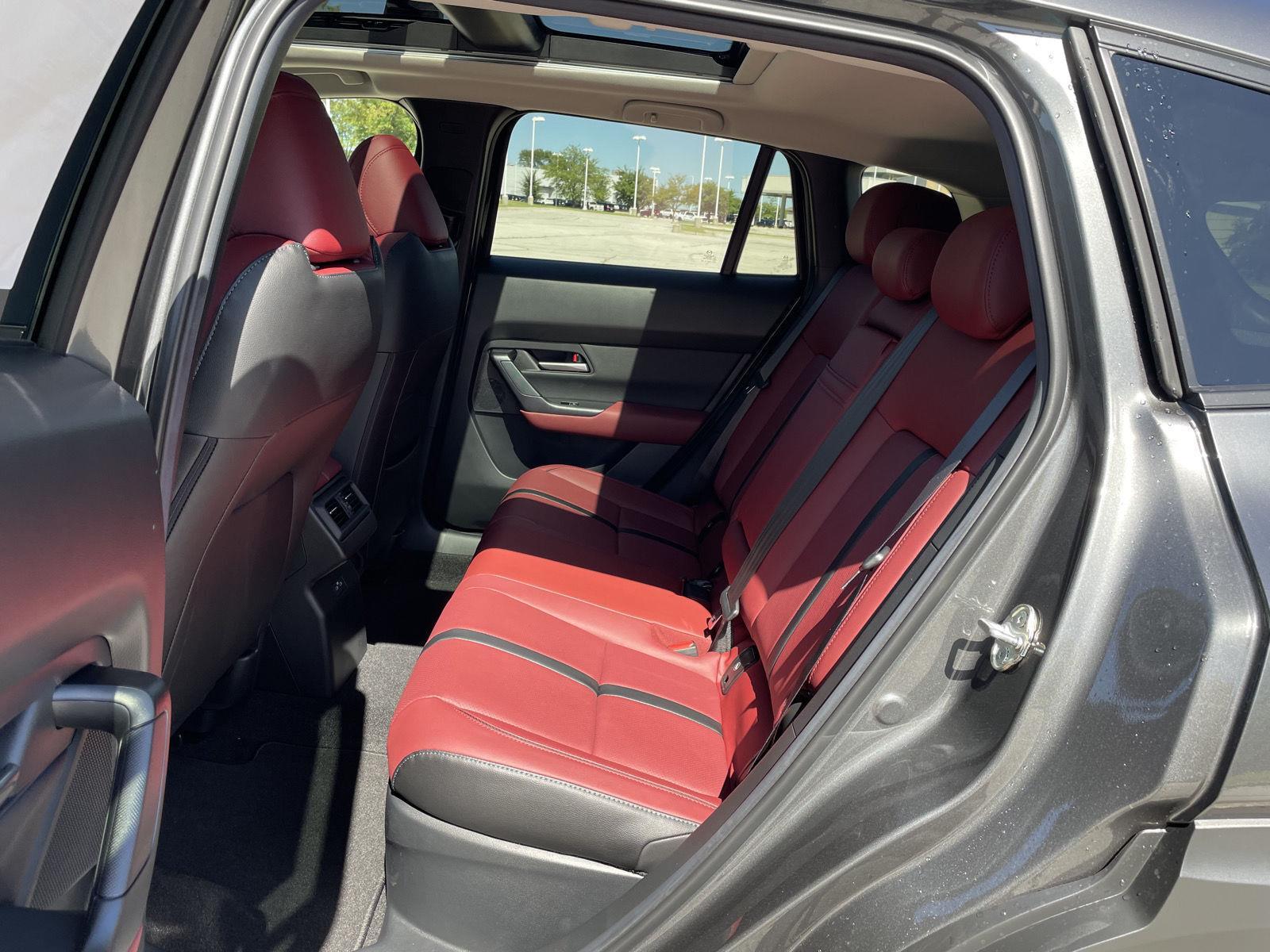 Vehicle photo 19