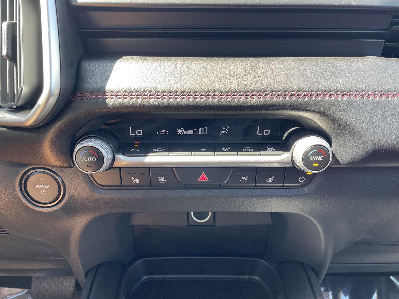 Vehicle photo 25