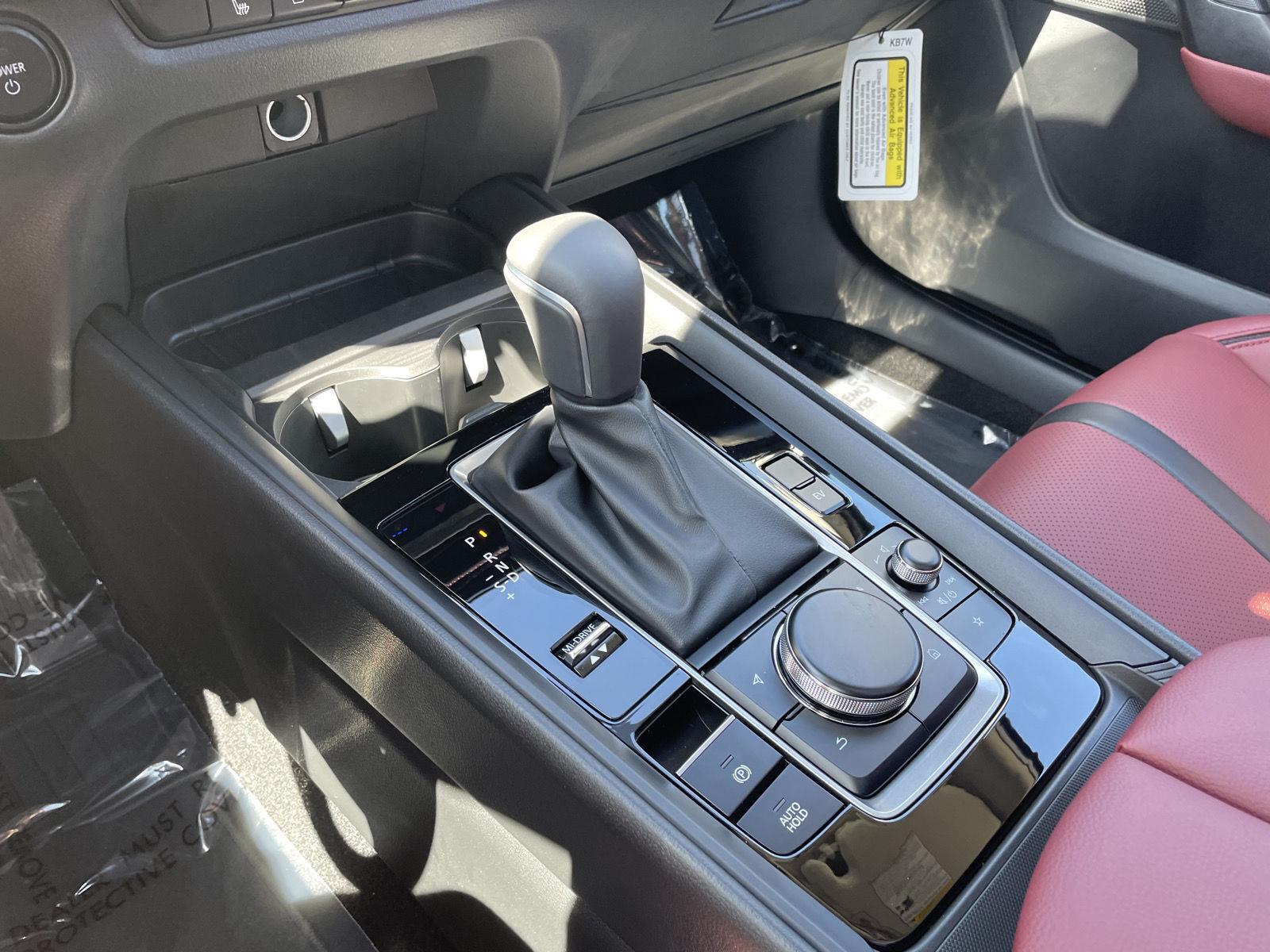 Vehicle photo 29