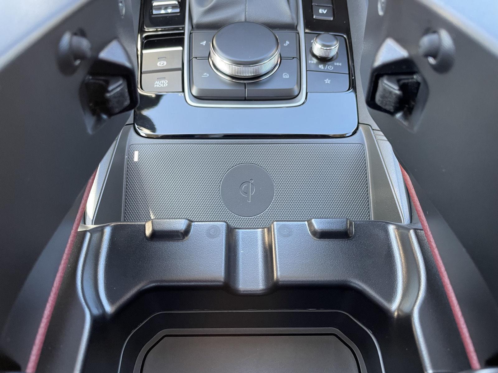 Vehicle photo 30