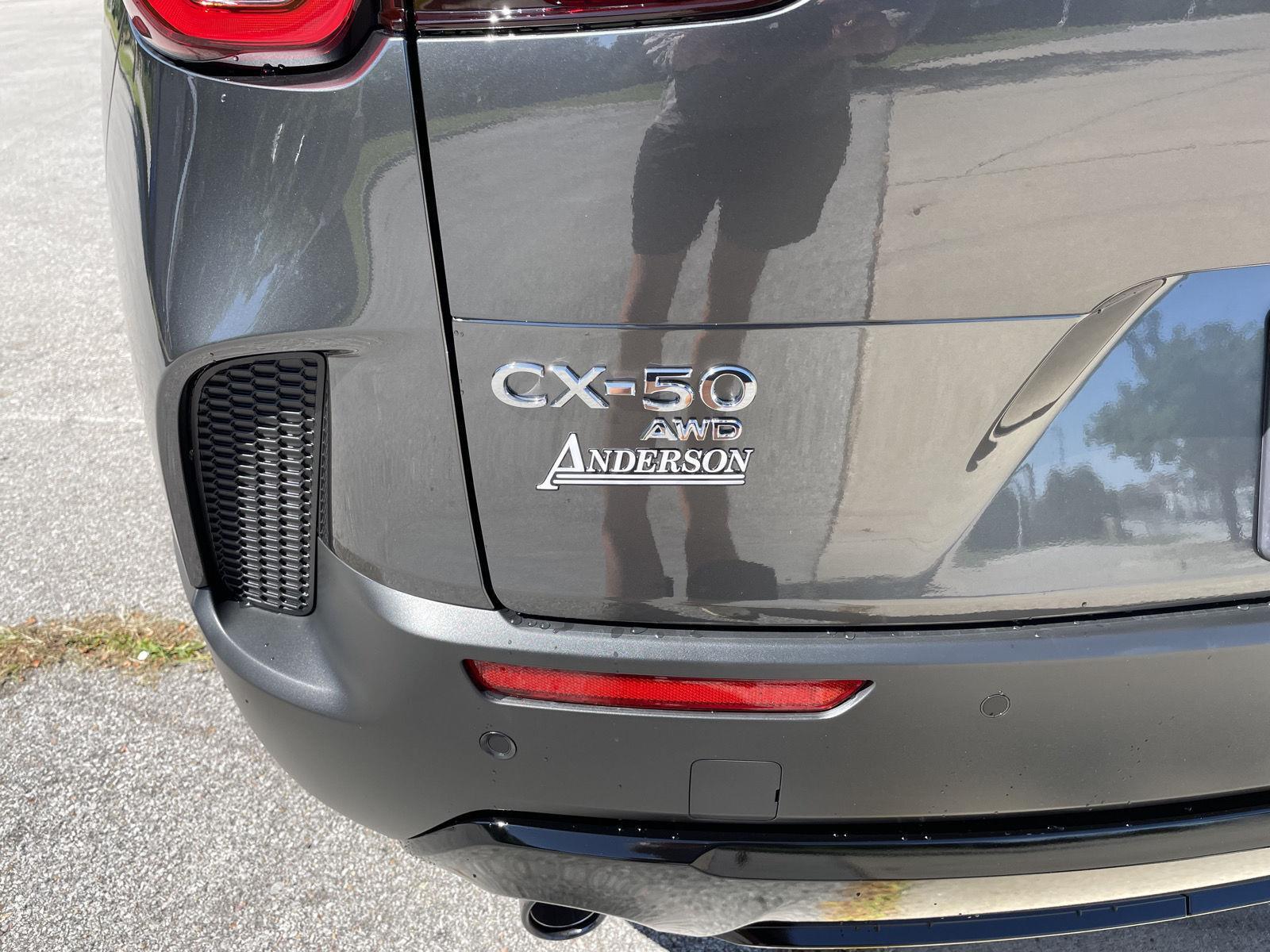 Vehicle photo 37