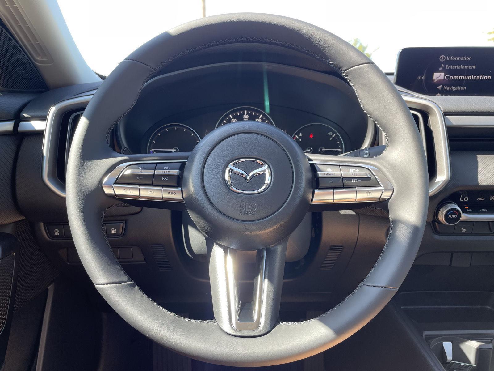 Vehicle photo 11
