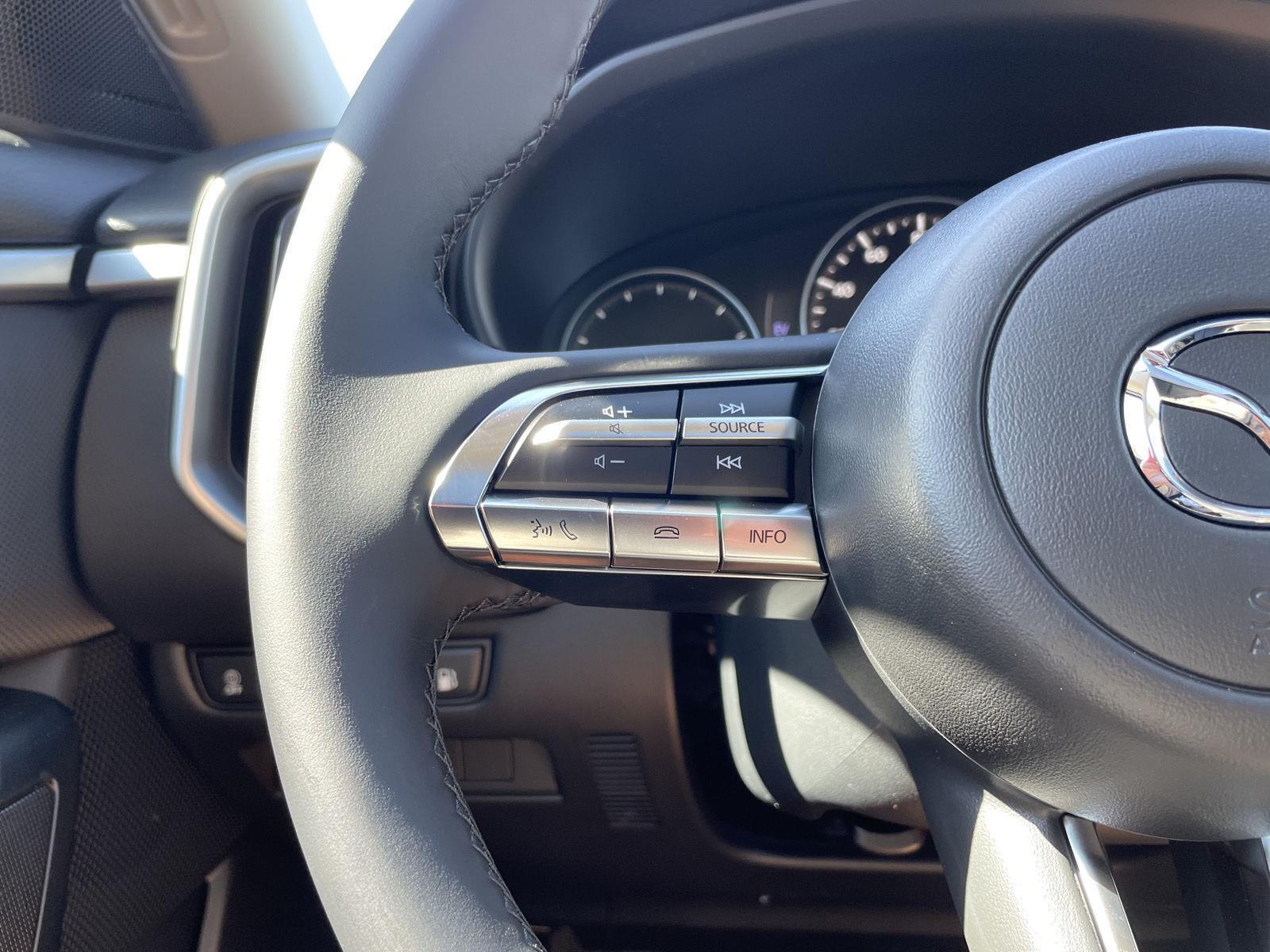 Vehicle photo 12