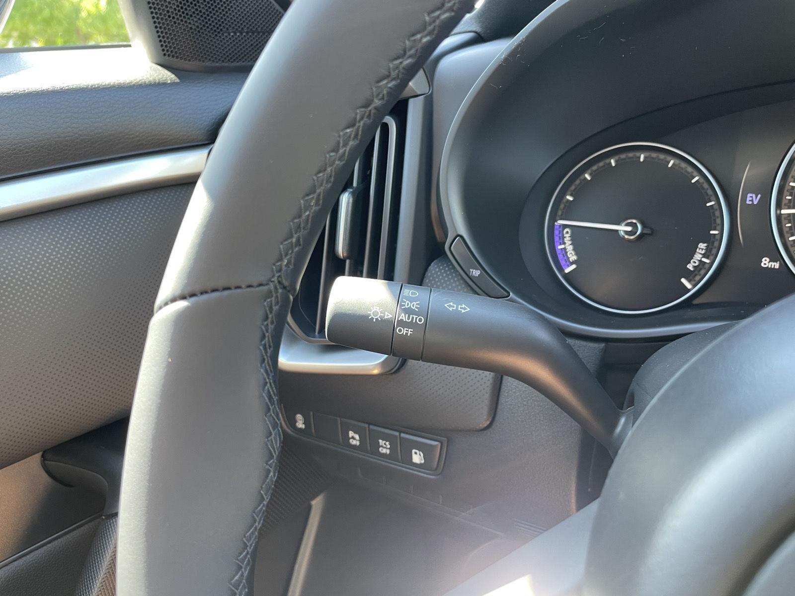 Vehicle photo 15