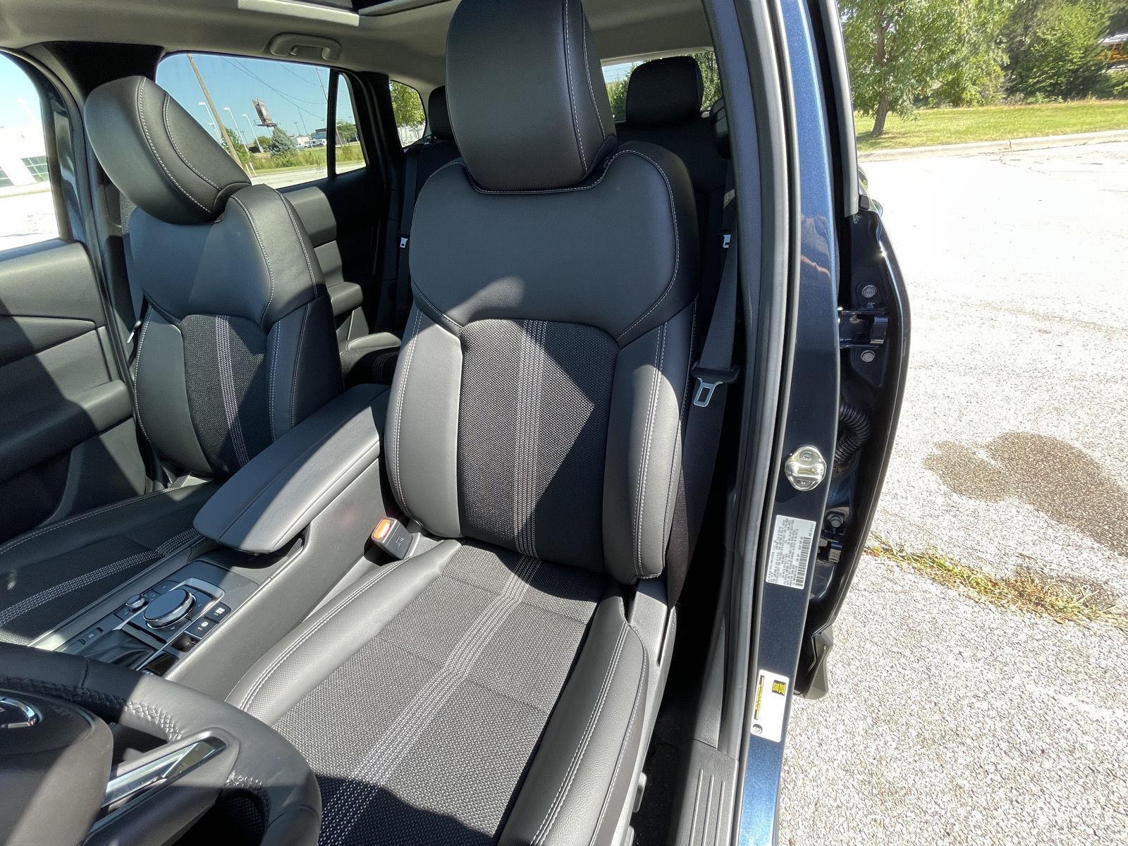 Vehicle photo 17