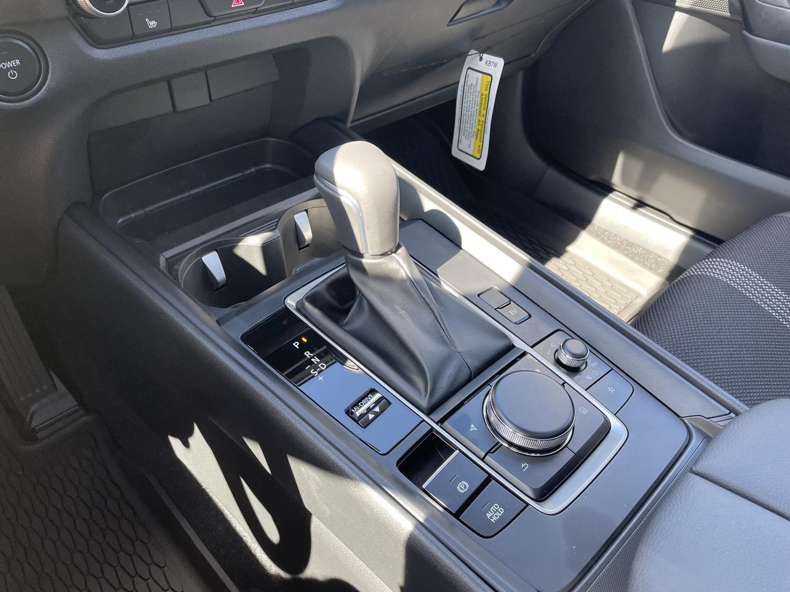 Vehicle photo 28