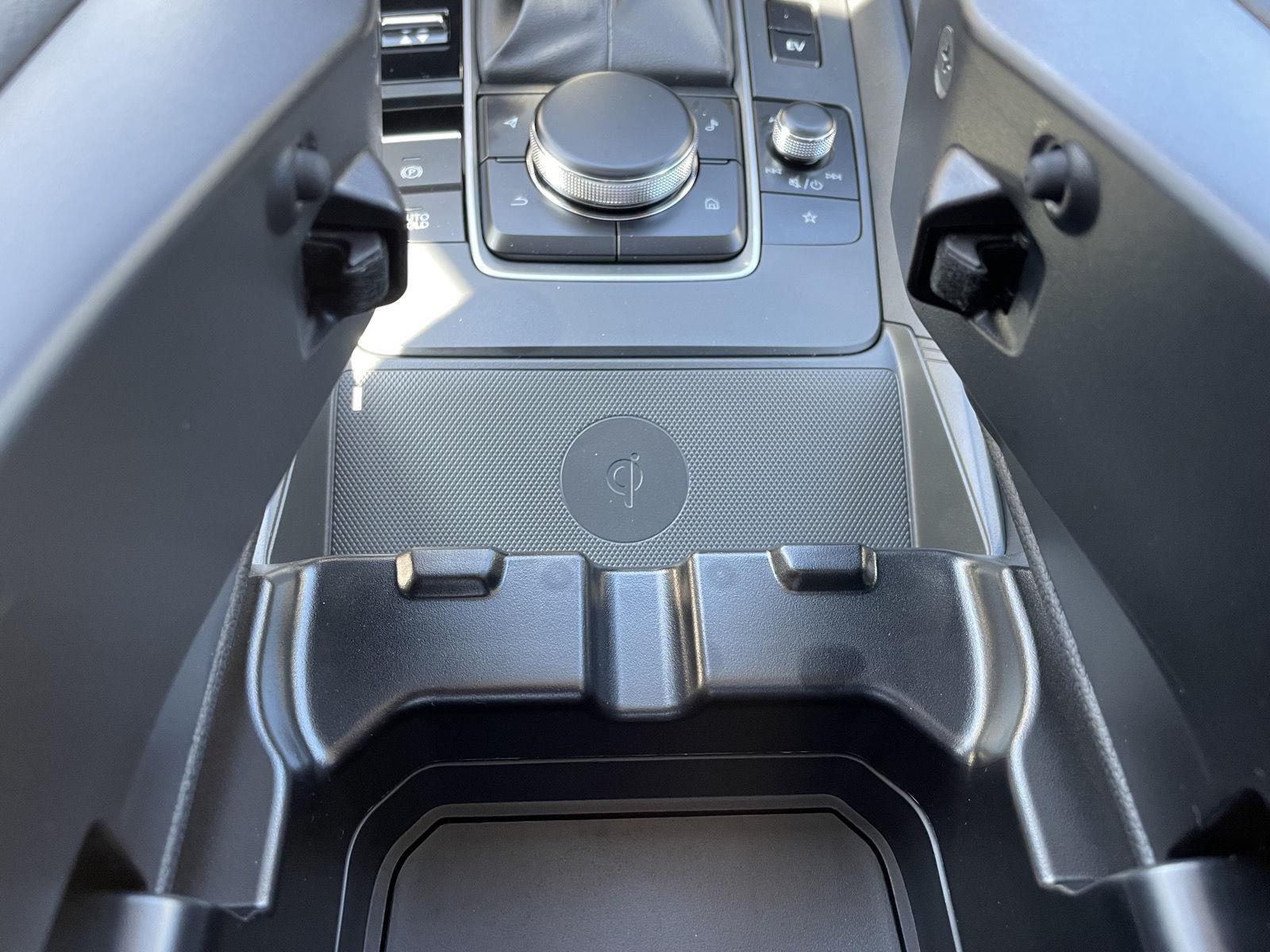 Vehicle photo 29