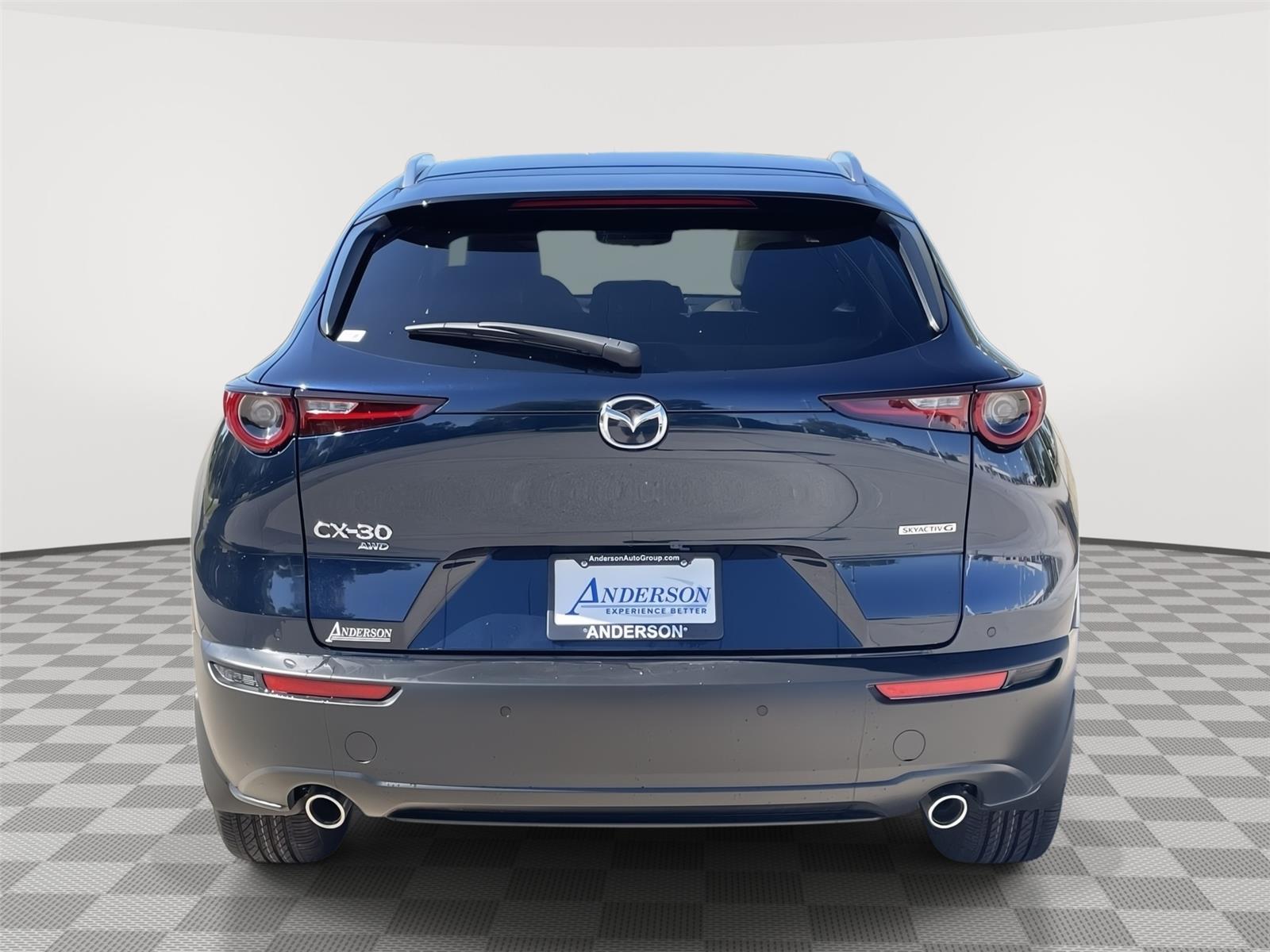 Vehicle photo 8