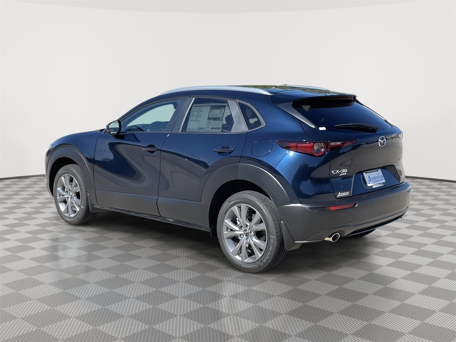 Vehicle photo 9