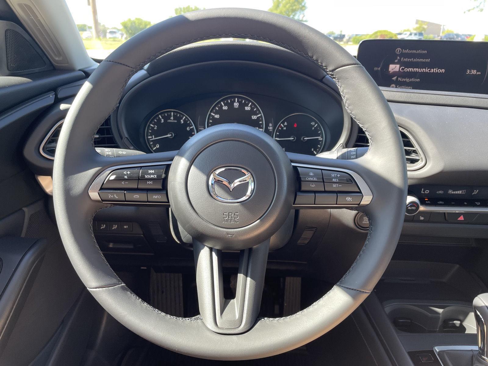 Vehicle photo 11