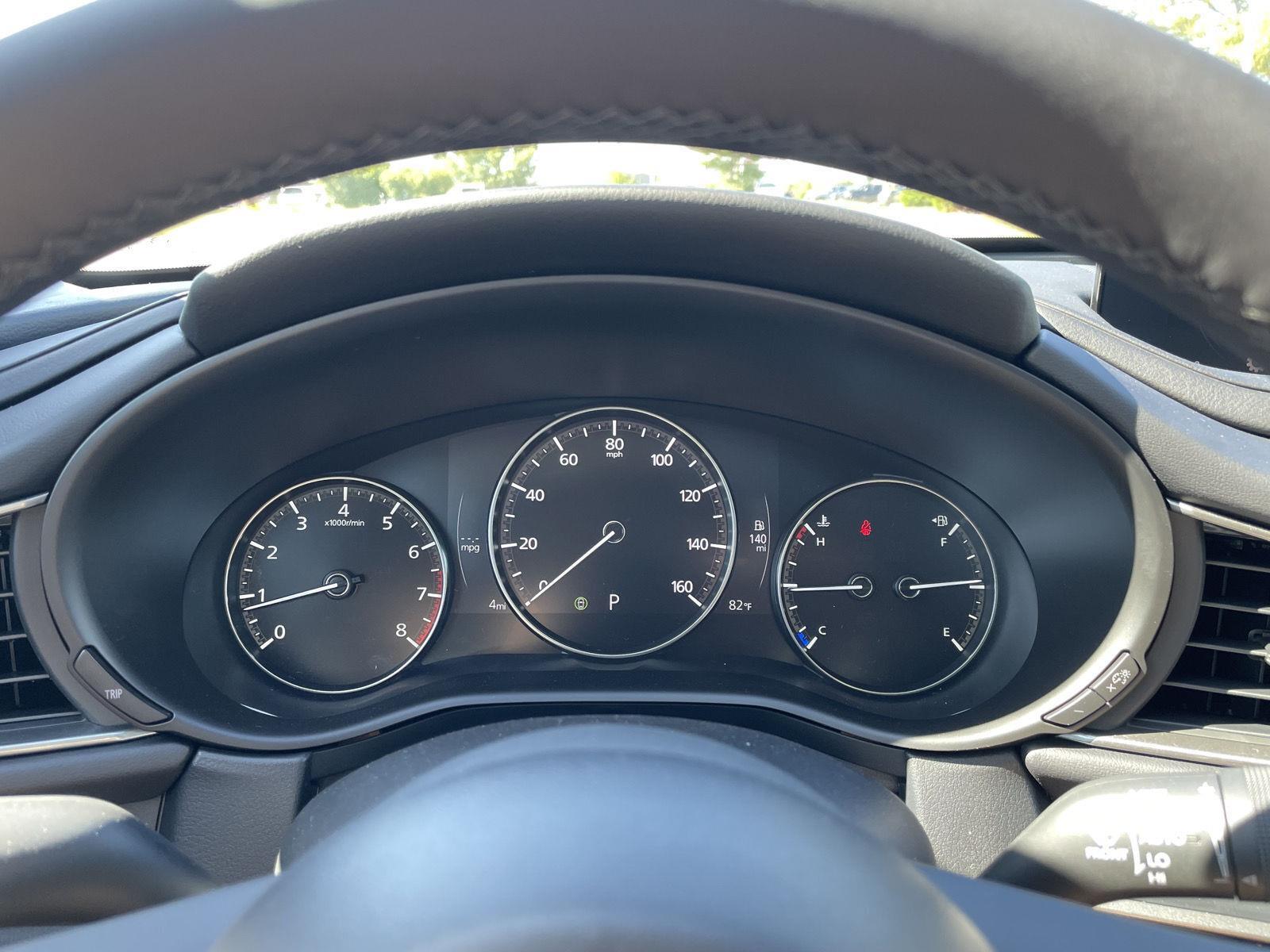 Vehicle photo 14